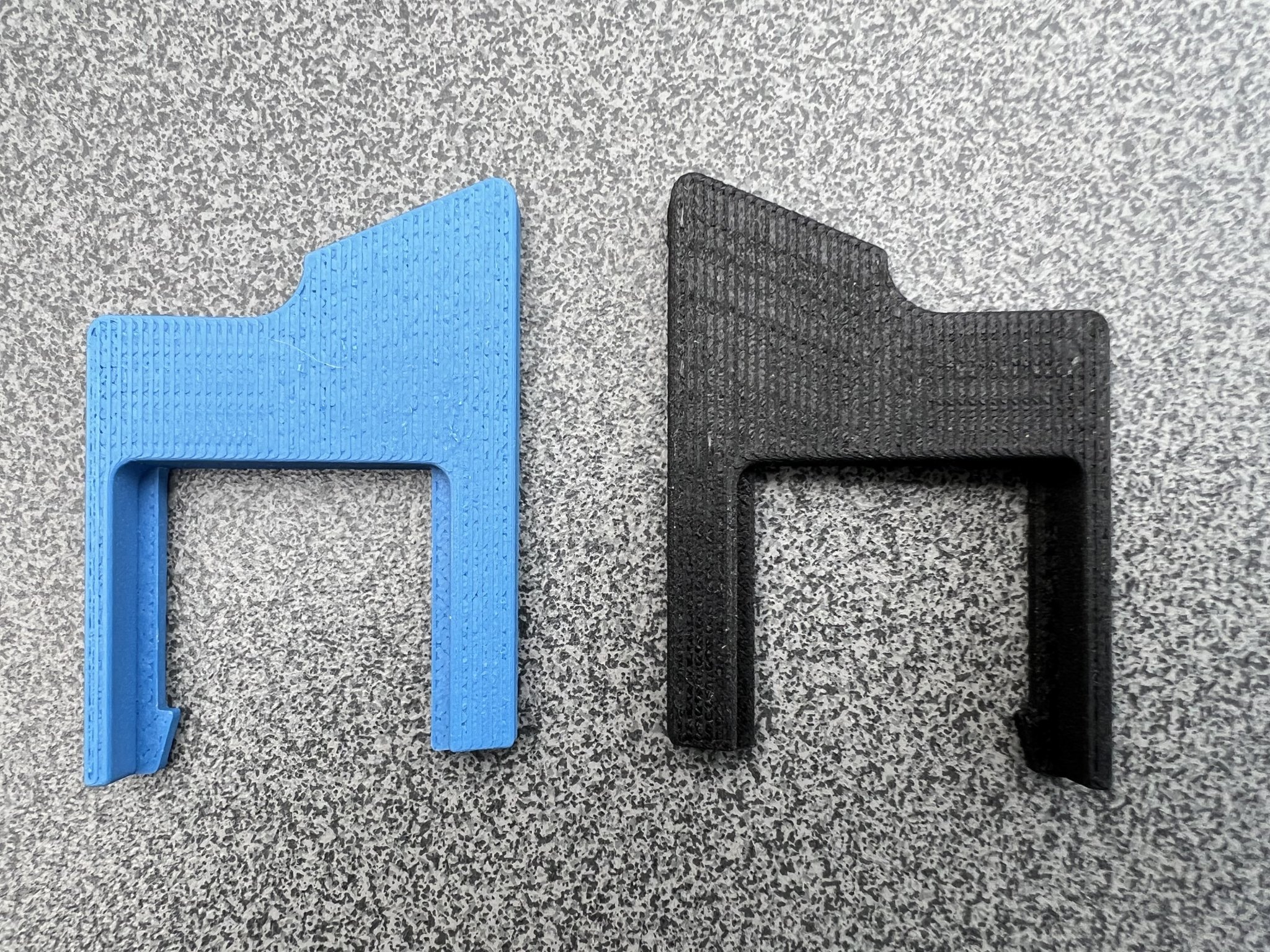 Kẹp giữ cho rèm cửa sổ mái Velux