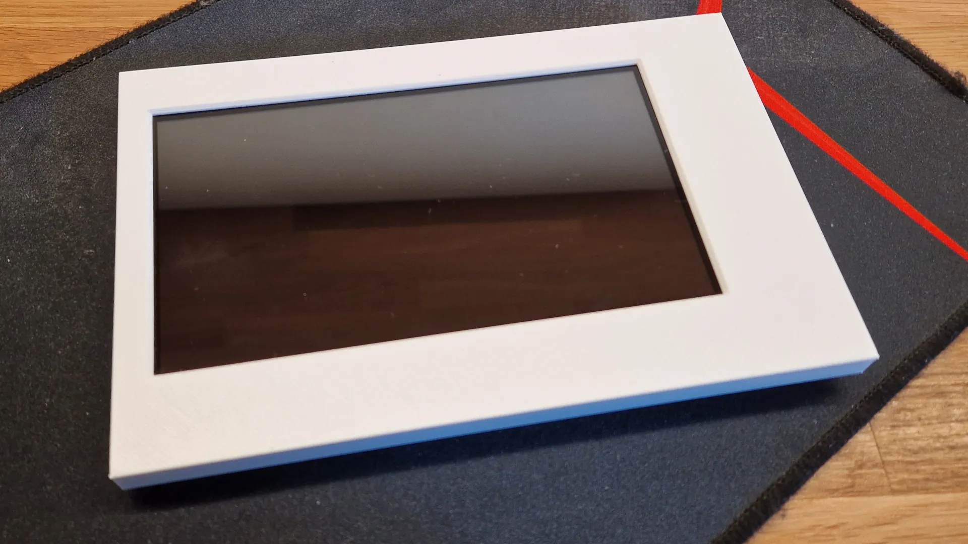 Bìa gắn tường cho màn hình LED 7 inch Waveshare