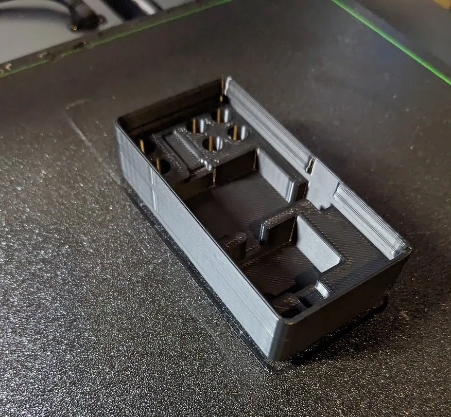 Hộp lưu trữ hotend AnkerMake M5 và 6 vòi phun trong Gridfinity