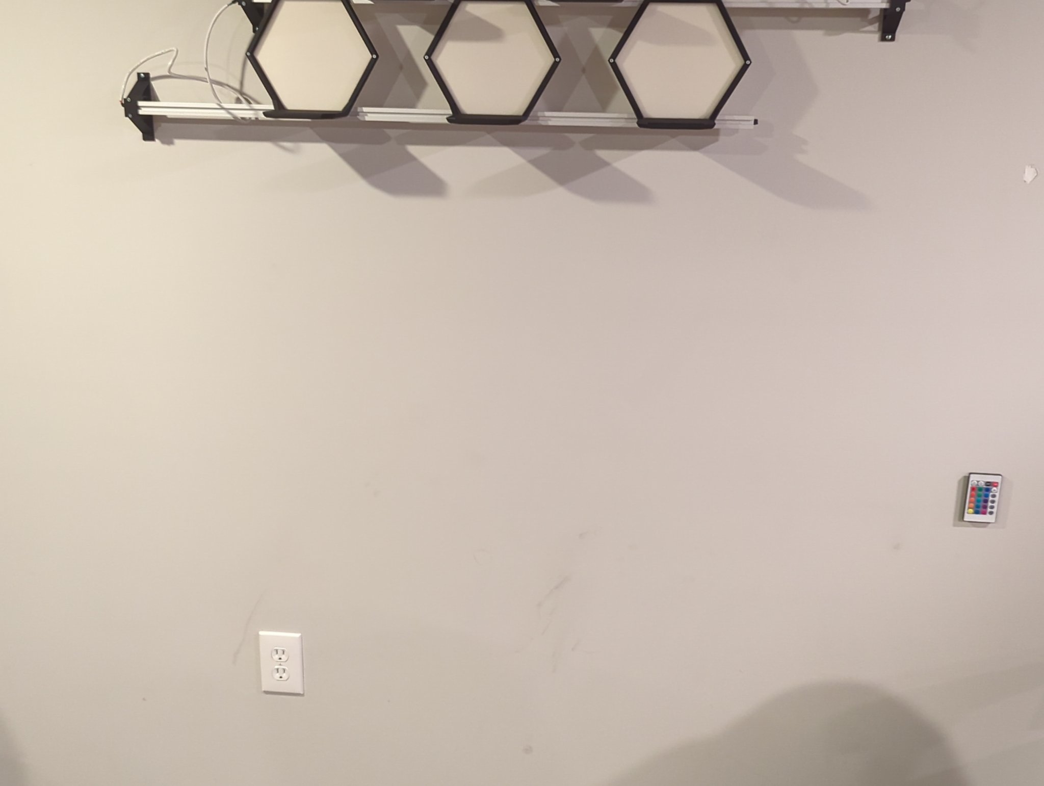 Giá đỡ tấm lưng có khe T cho kệ trưng bày