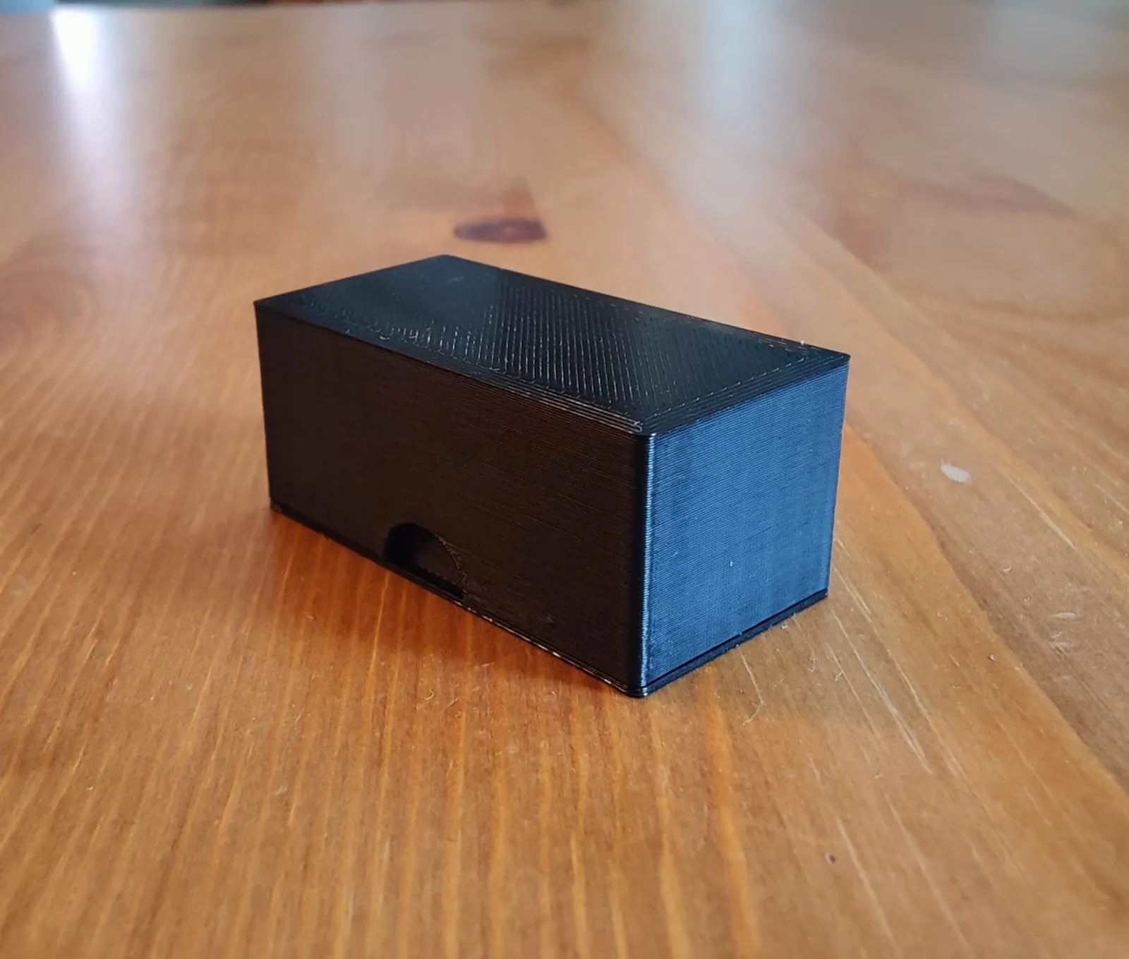 Hộp lưu trữ nhỏ với nắp kẹp tiện lợi