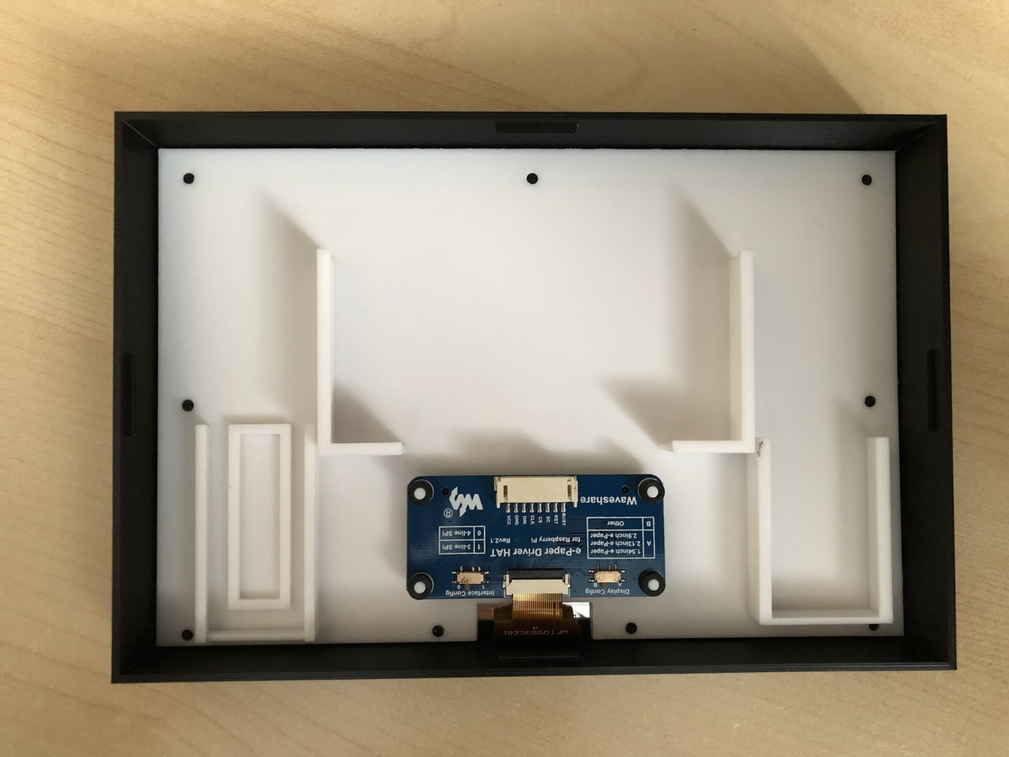 Vỏ e-Paper WaveShare 7.5" với viền đối xứng