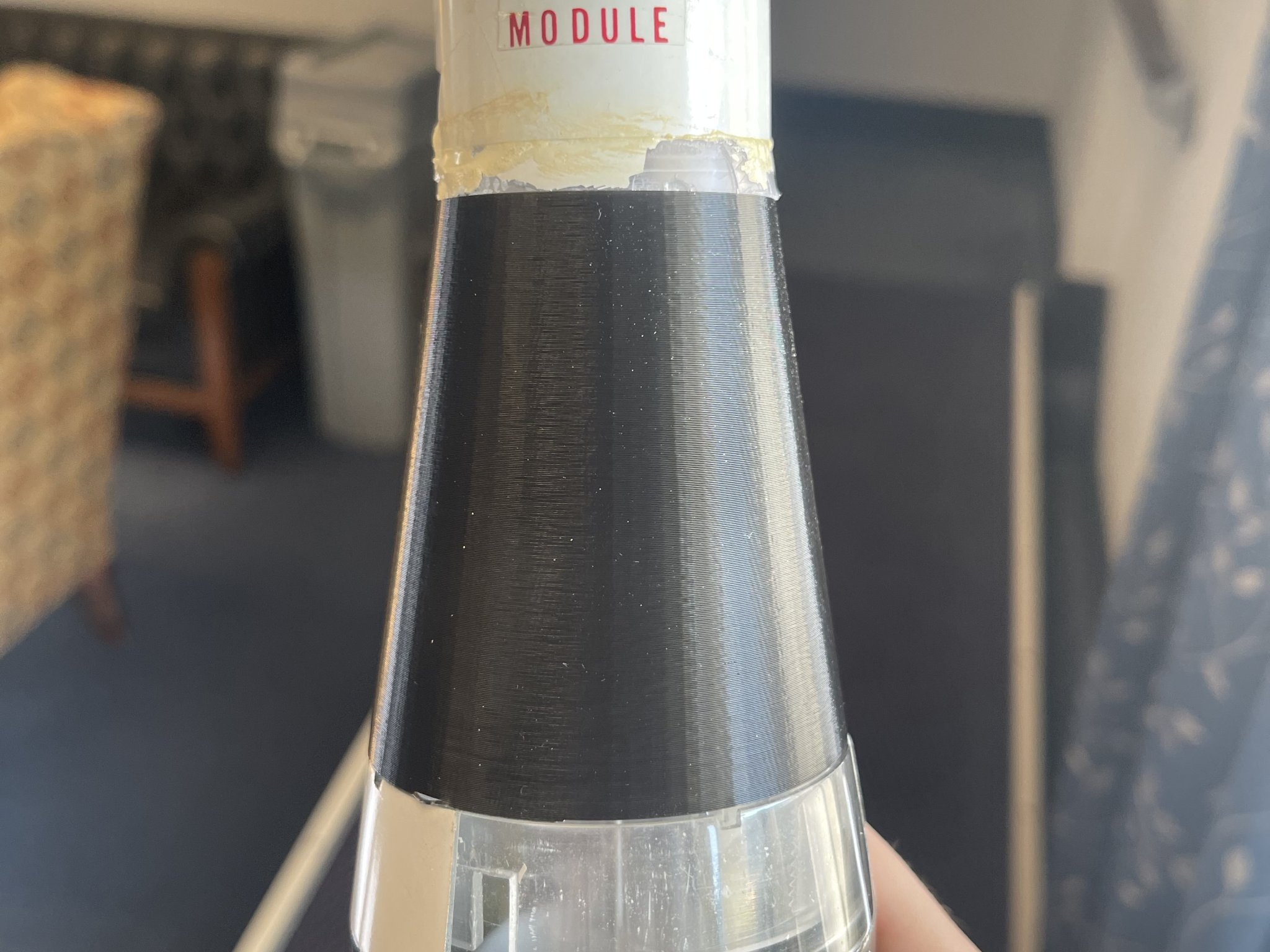 Nắp bảo vệ cho module mặt trăng trên tên lửa Saturn V