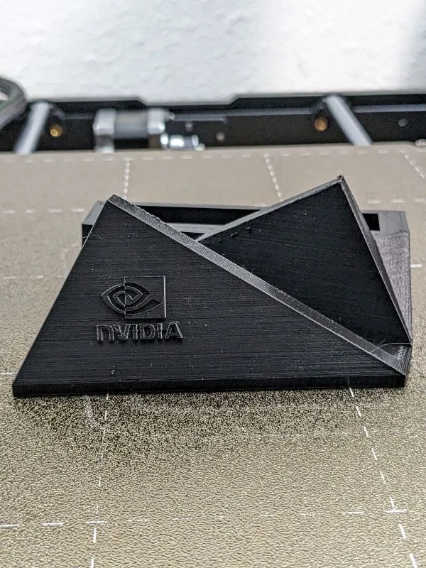 Giá đỡ TV Shield với khe HDD đứng và ngang