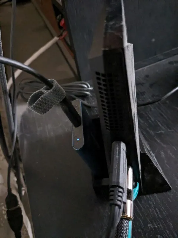 Giá đỡ TV Shield với khe HDD đứng và ngang