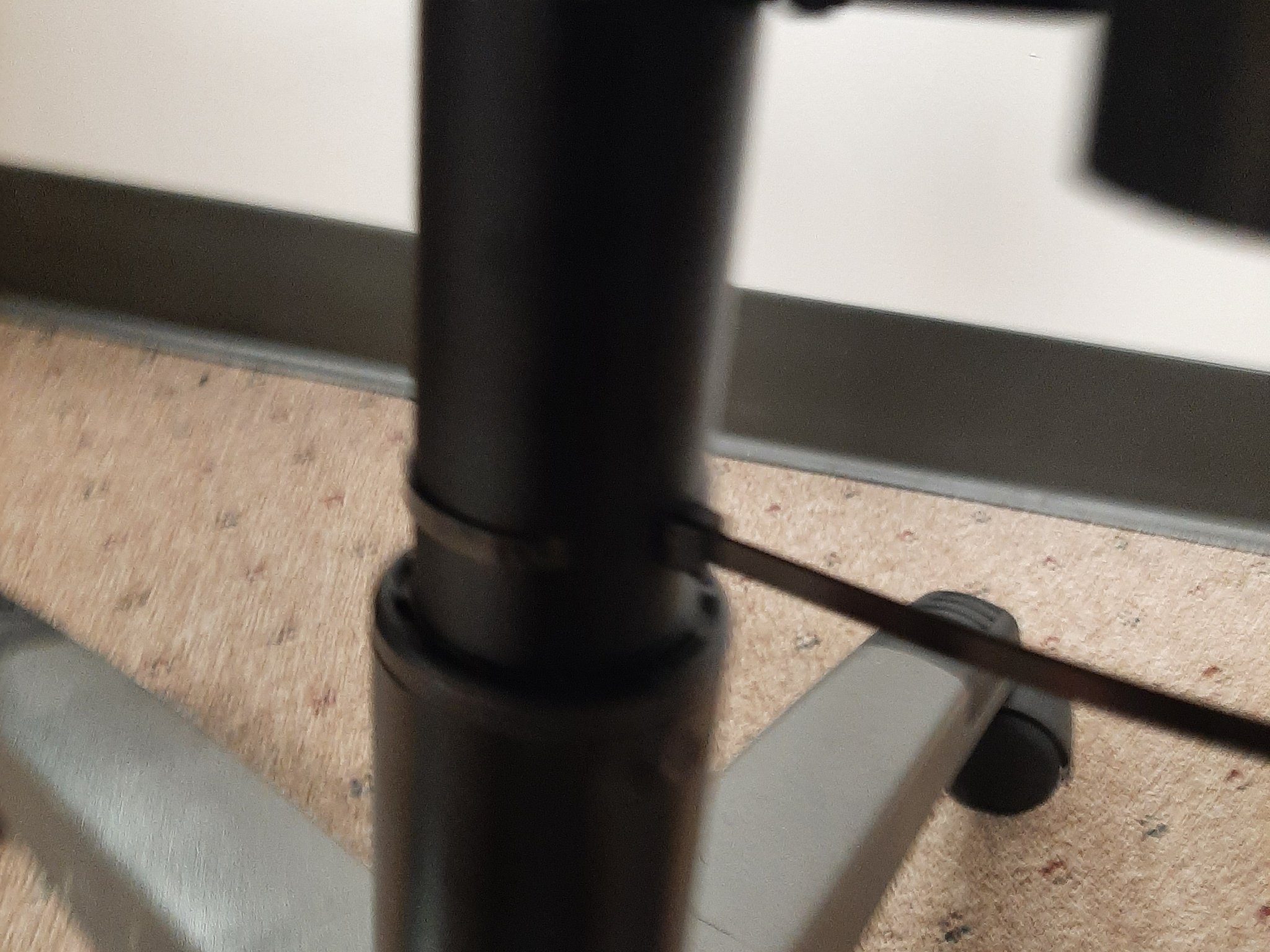 Giá đỡ cho ghế văn phòng với xi lanh khí nén