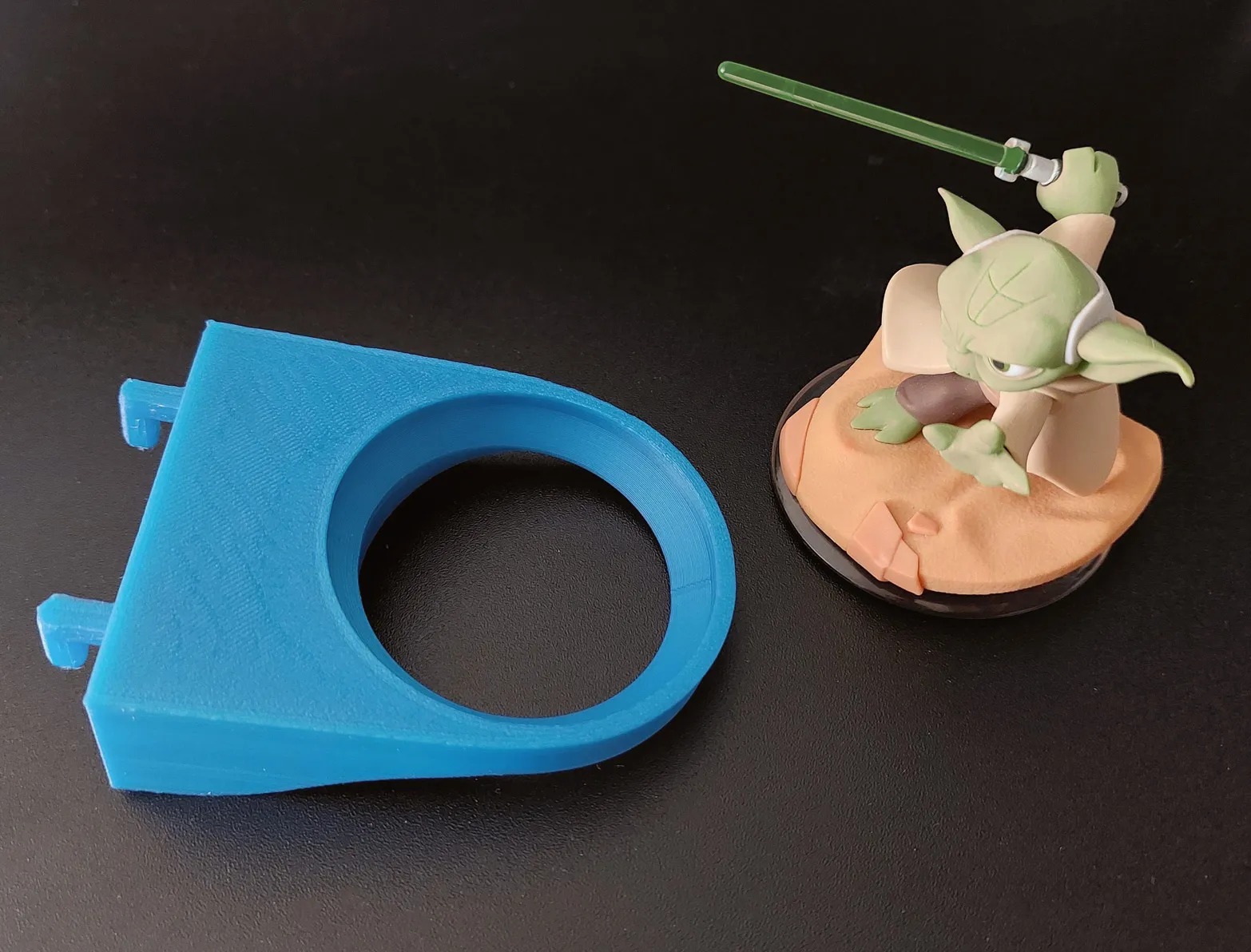 Giá đỡ nhân vật Disney Infinity cho bảng IKEA Skadis