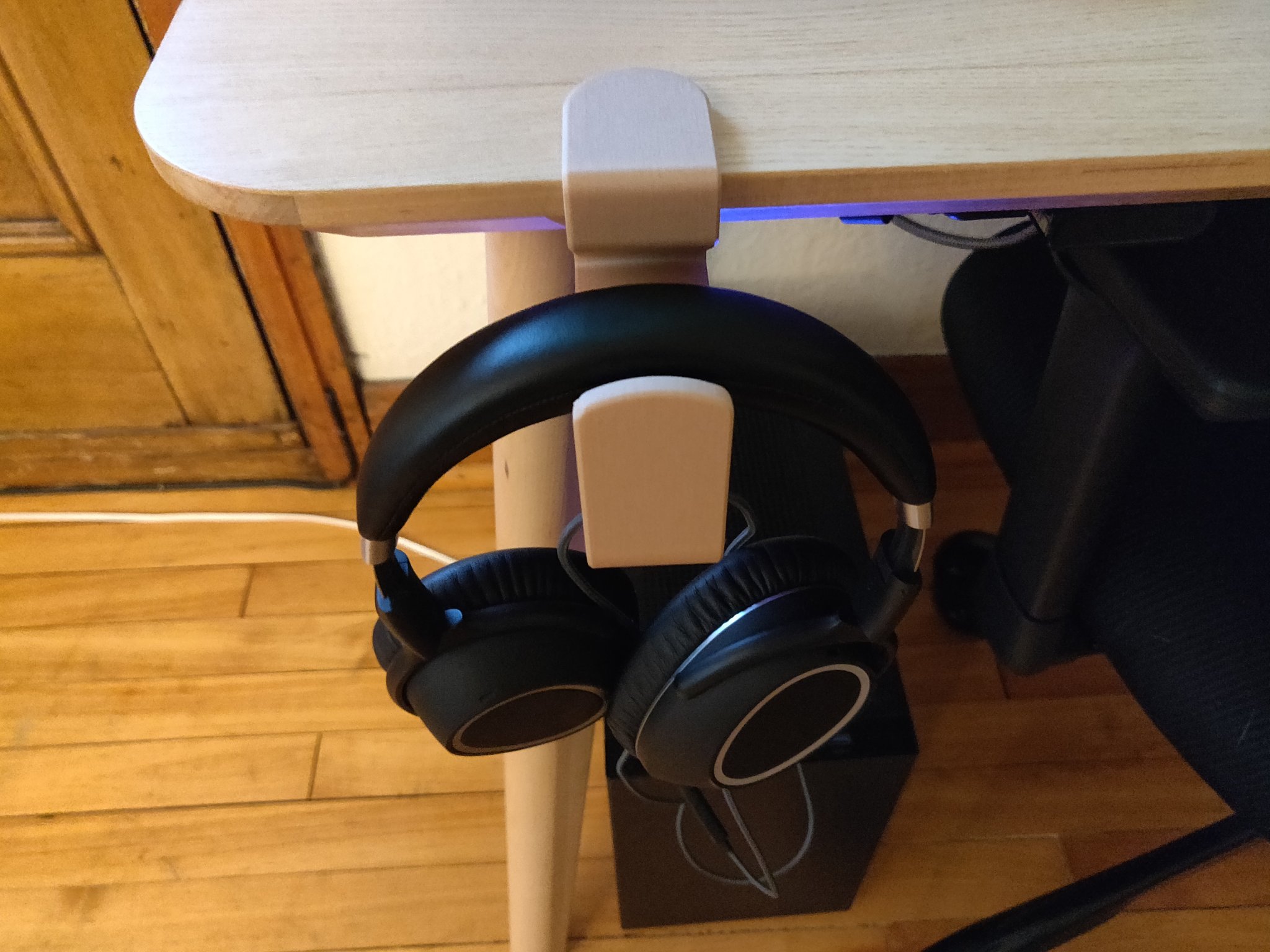 Giá đỡ tai nghe cho bàn Ikea Lisabo