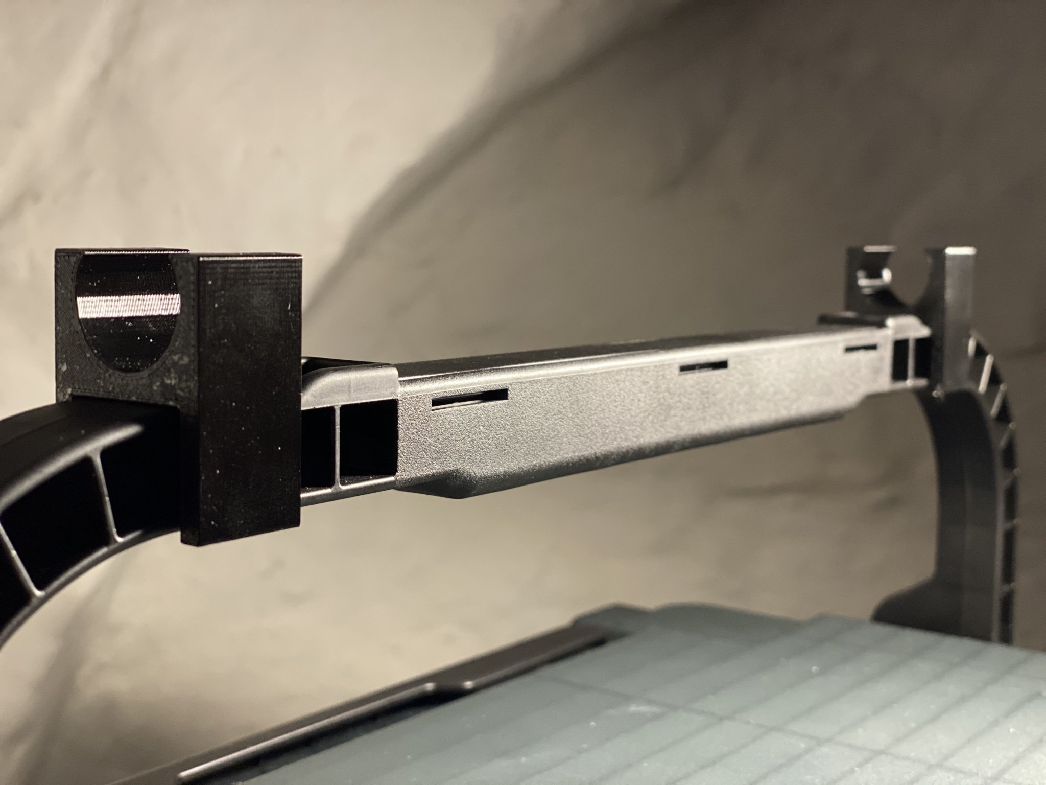 Giá đỡ lưới câu cá cho hộp câu Kescher