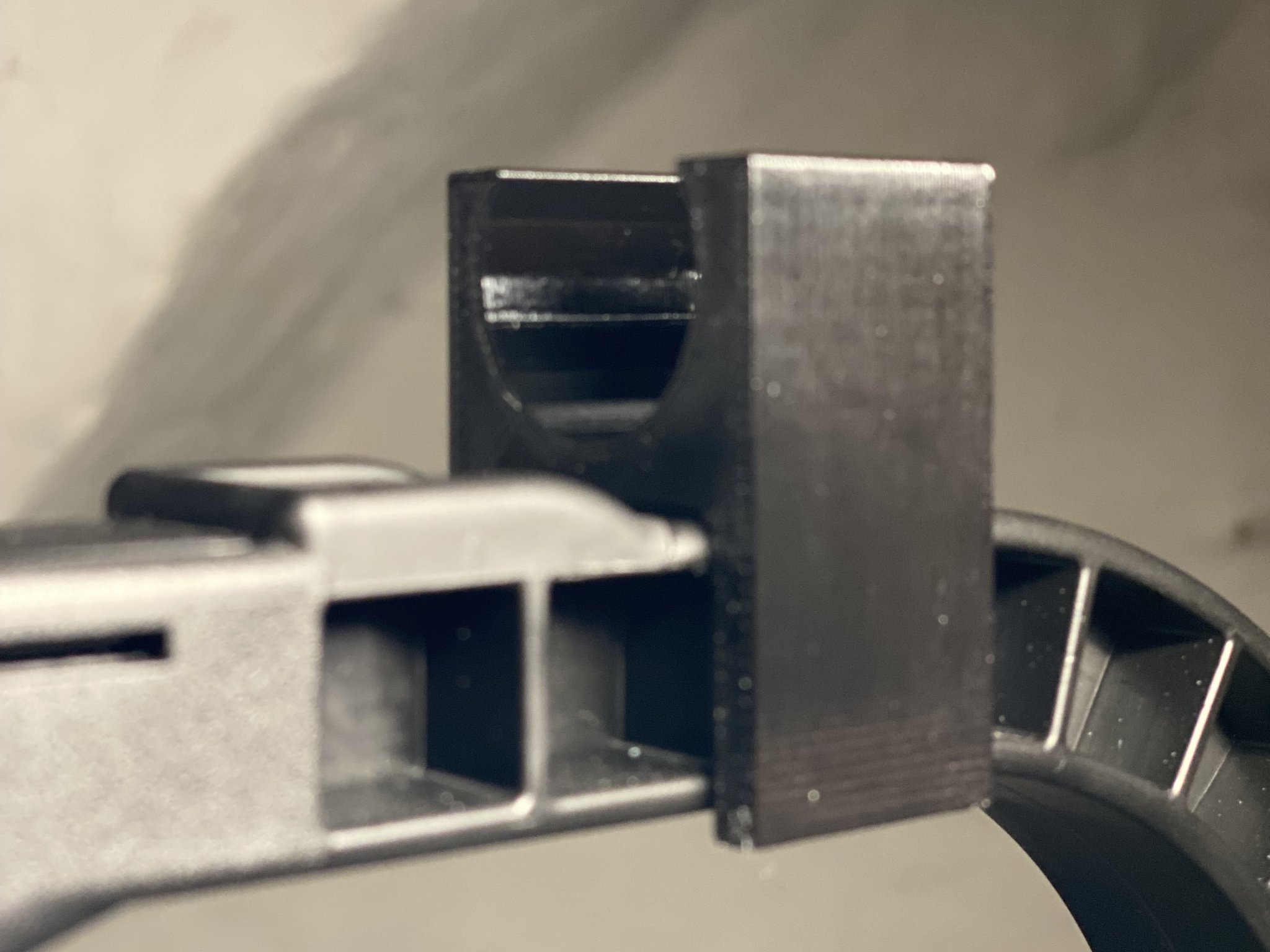 Giá đỡ lưới câu cá cho hộp câu Kescher