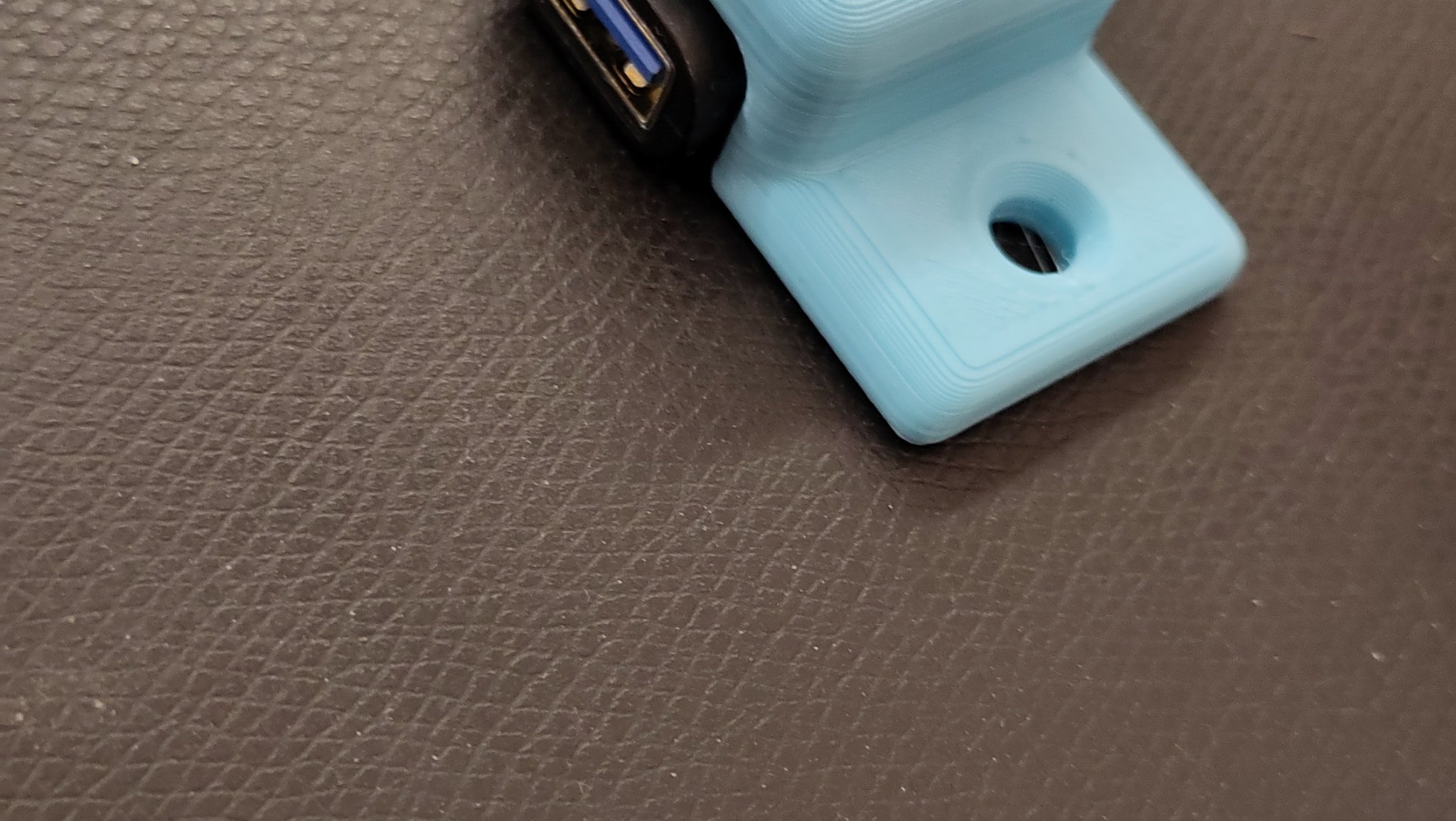 Giá đỡ cổng USB dưới bàn rộng 19mm