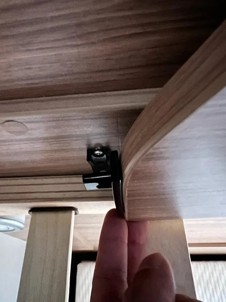 Khóa chốt cuối giường tầng Weinsberg chống rơi