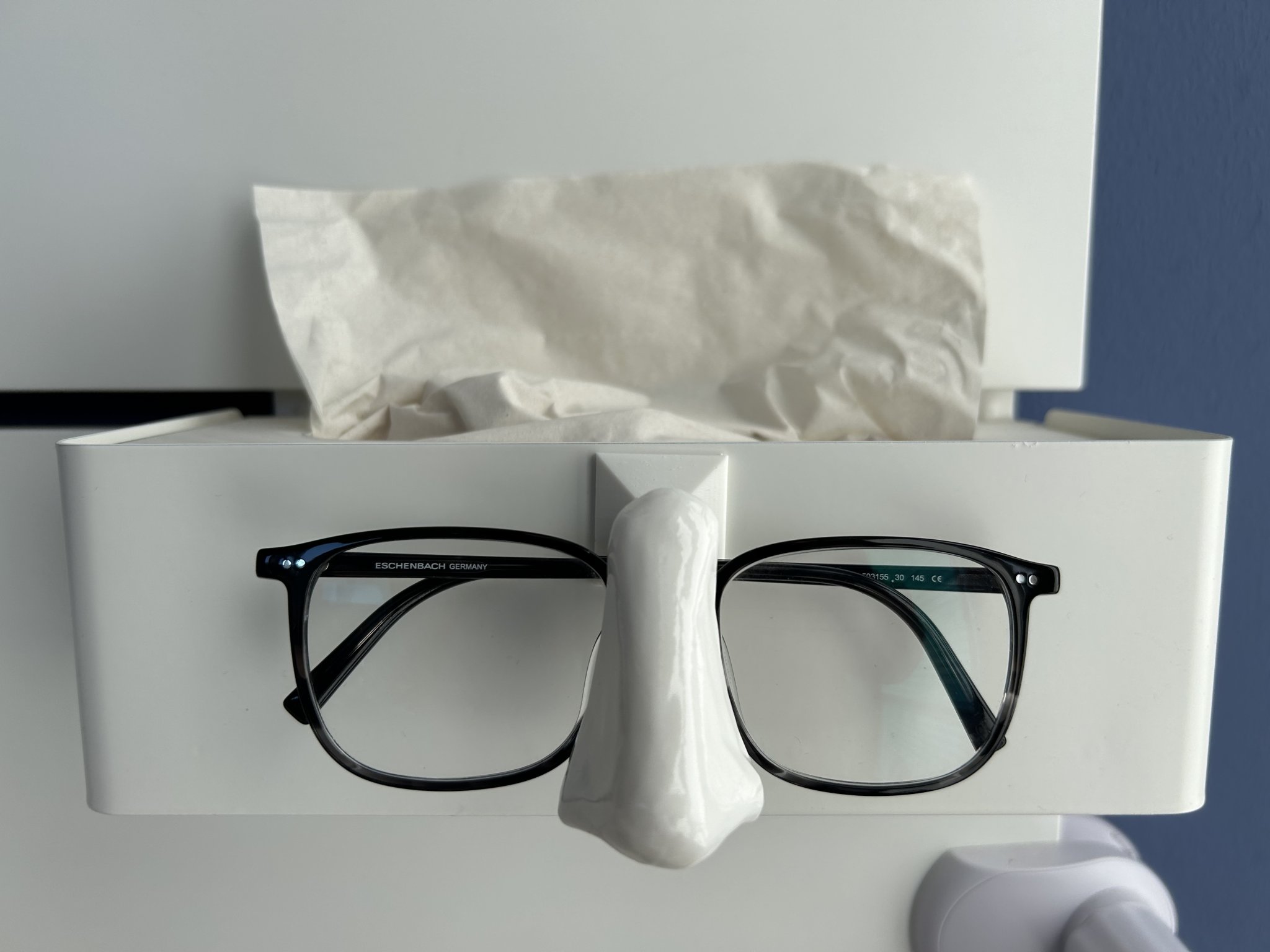 Giá đỡ kính từ tính an toàn cho bàn ngủ