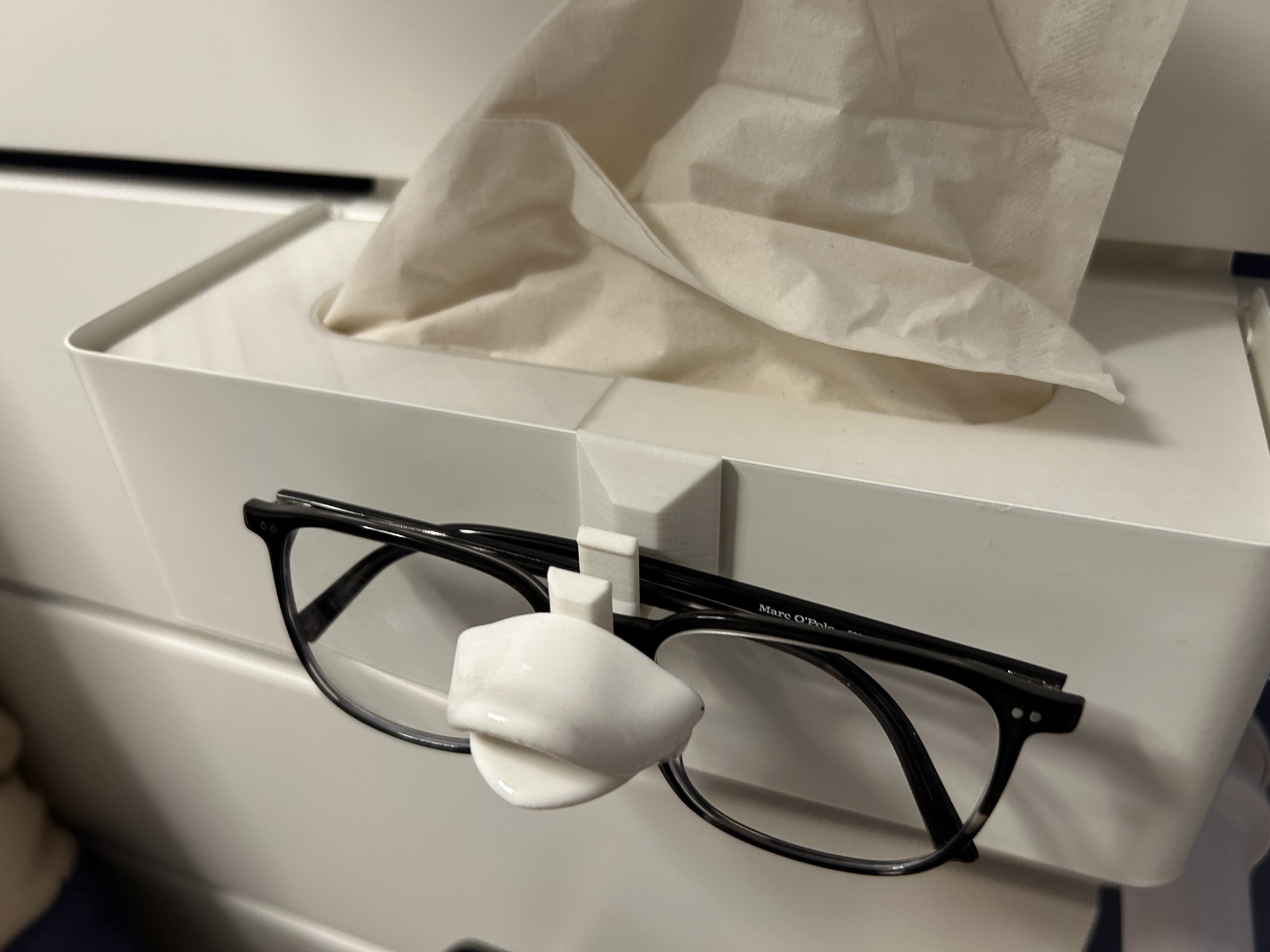 Giá đỡ kính từ tính an toàn cho bàn ngủ