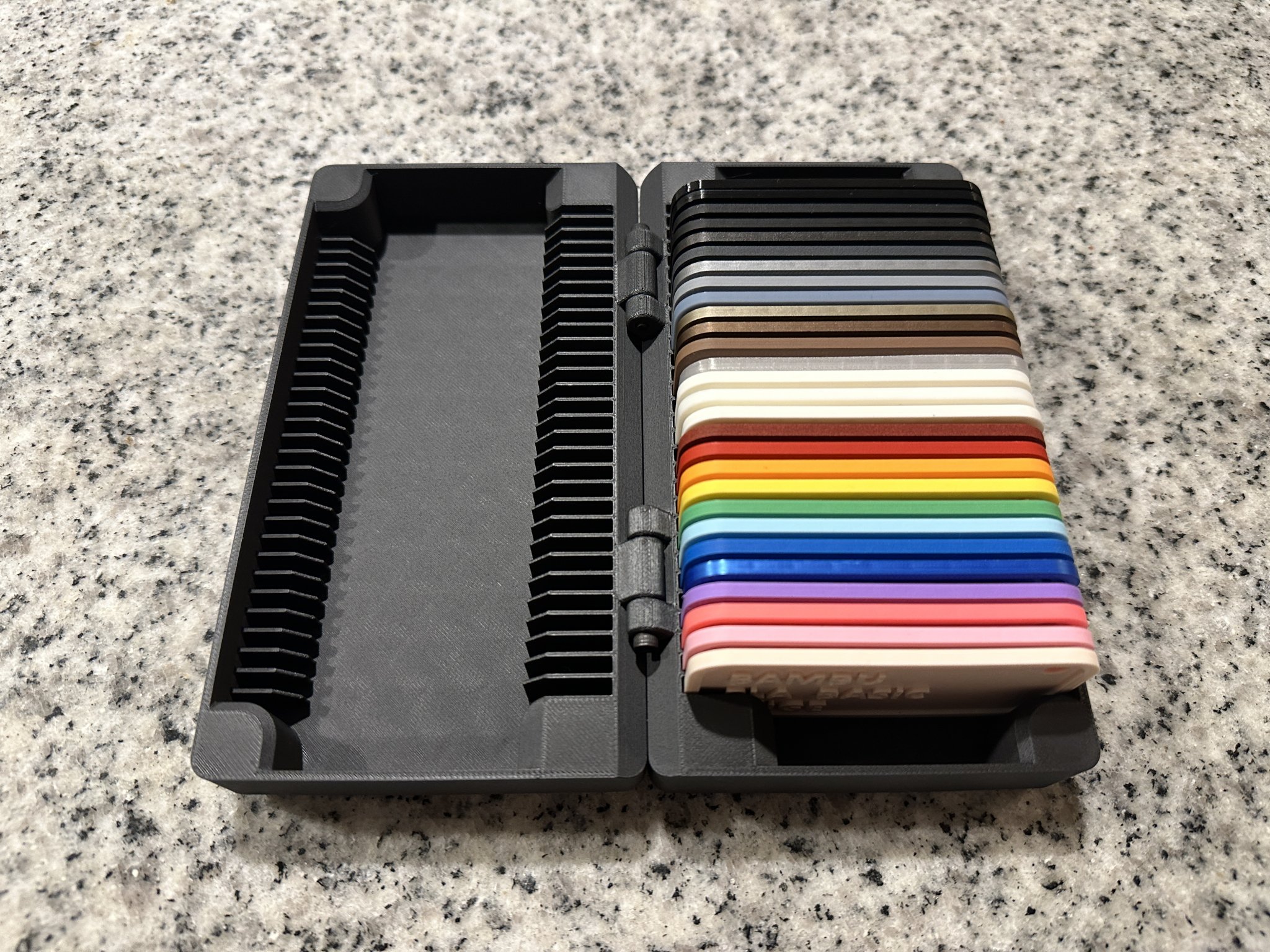 Hộp đựng nhãn filament cho 30 nhãn màu in 3D