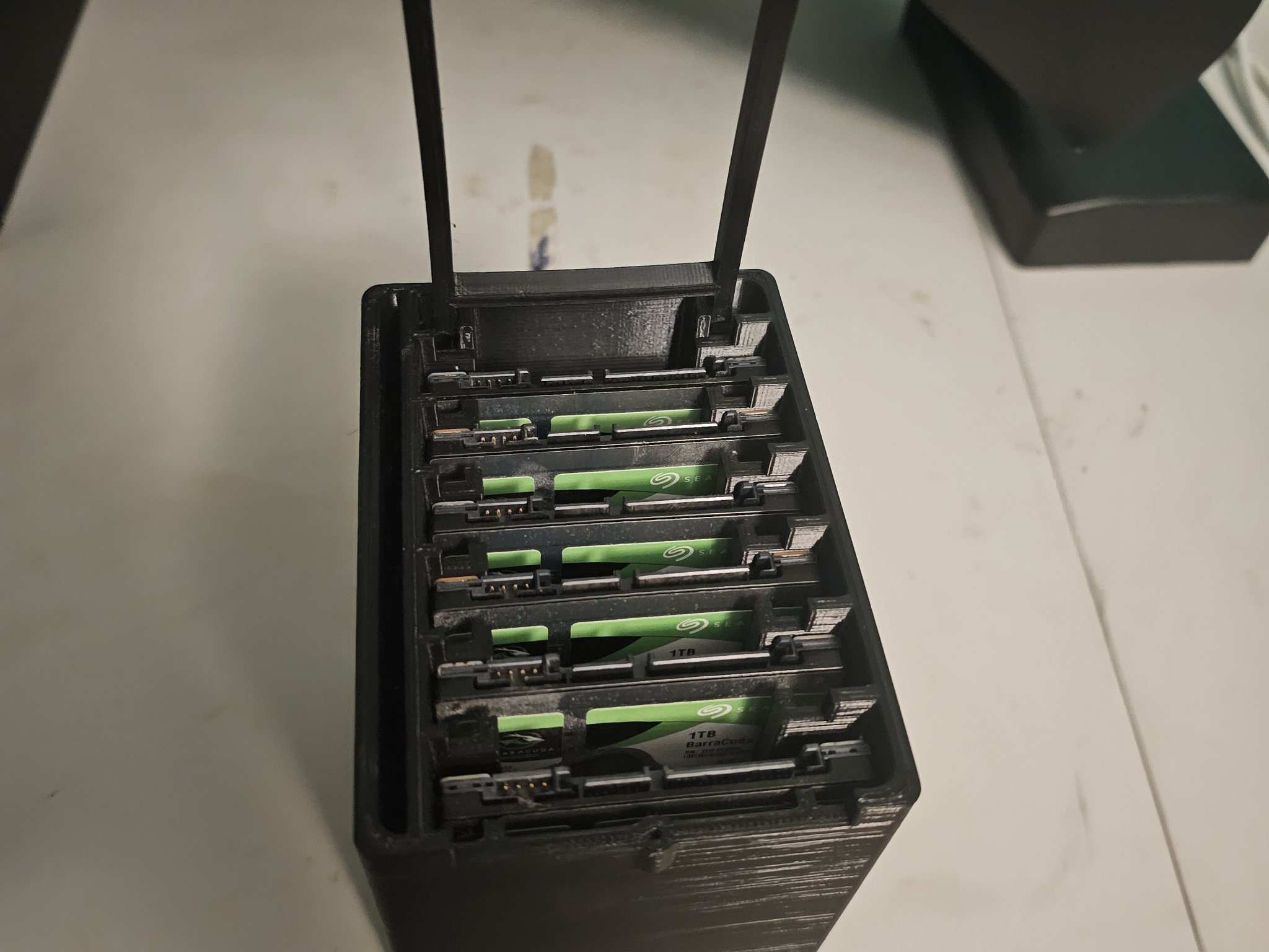 Giá đỡ ổ cứng 2.5 inch kiểu Define 7