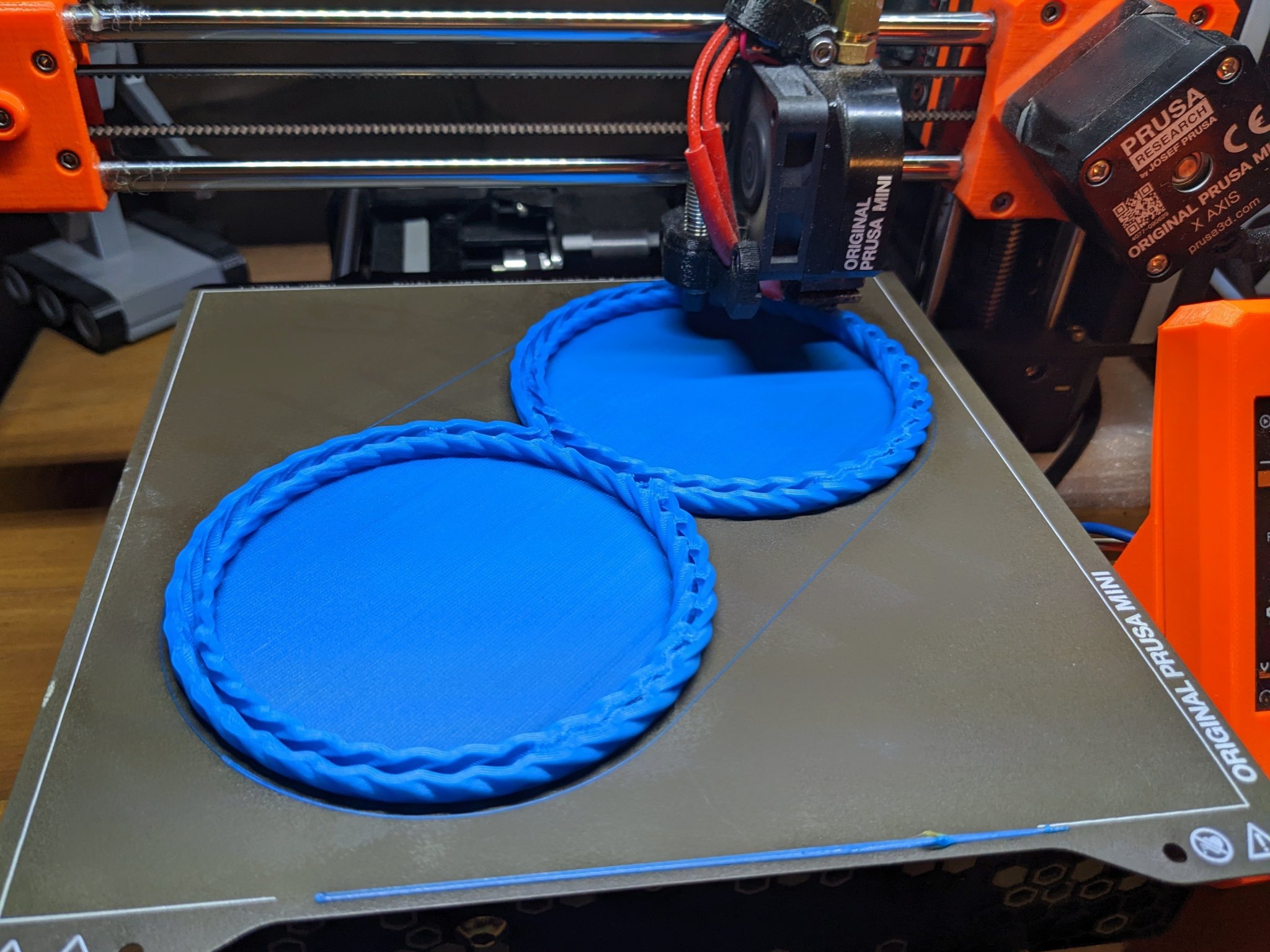 Giá đỡ điều khiển từ xa hình sợi dây thừng