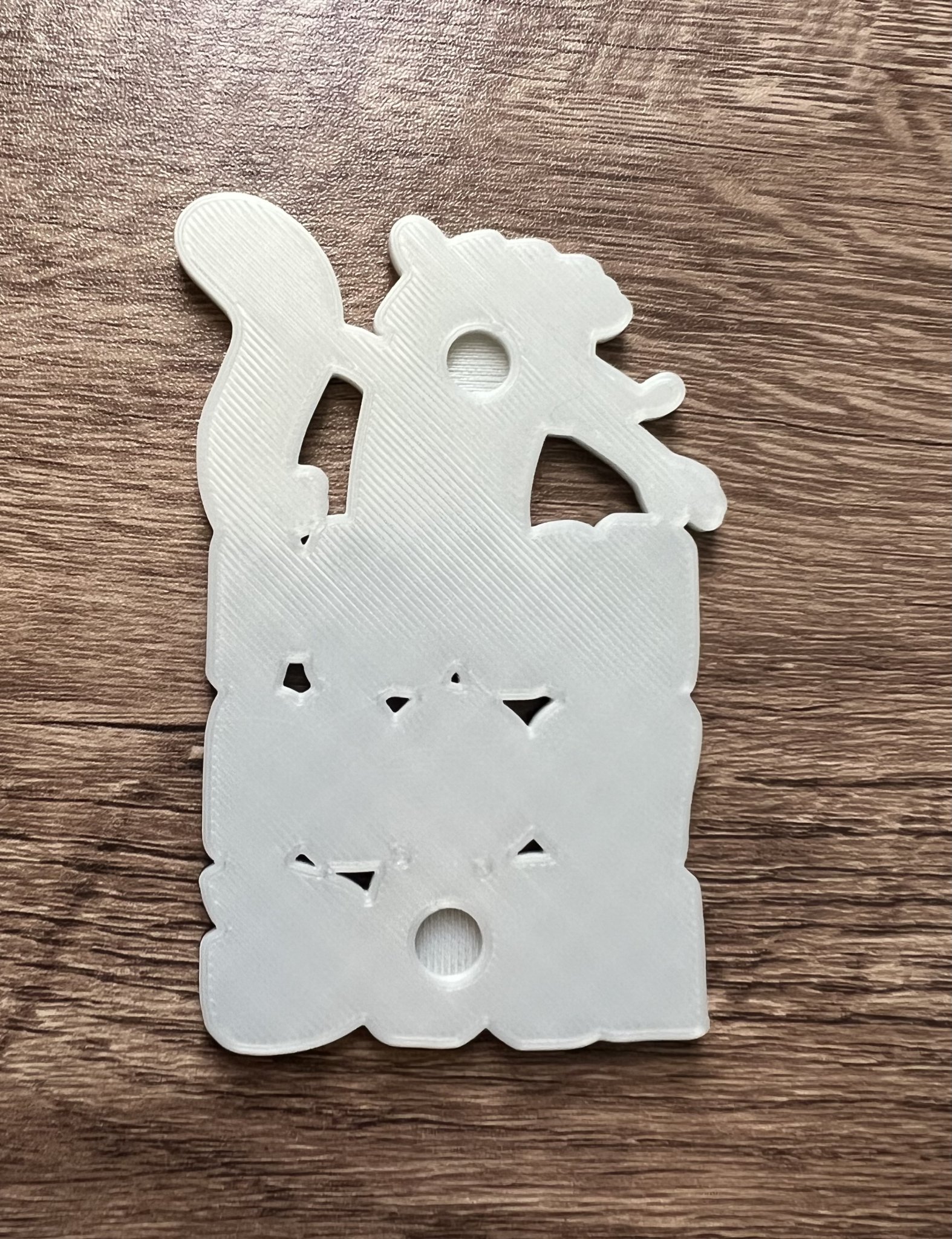 Nam châm Rigby trong Regular Show (8x3mm) CẬP NHẬT