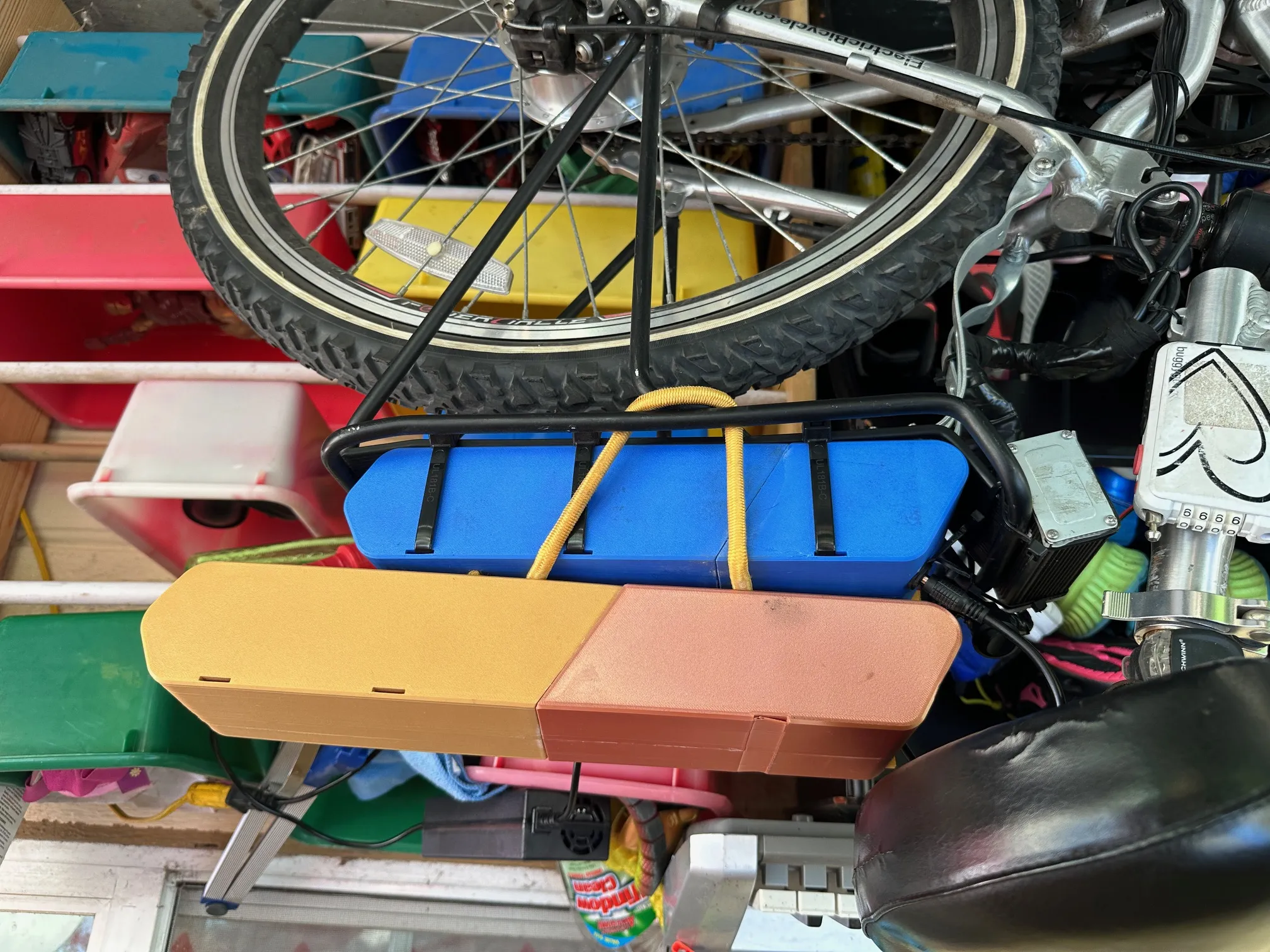 Bộ pin 10S3P có khe cắm cho dây buộc