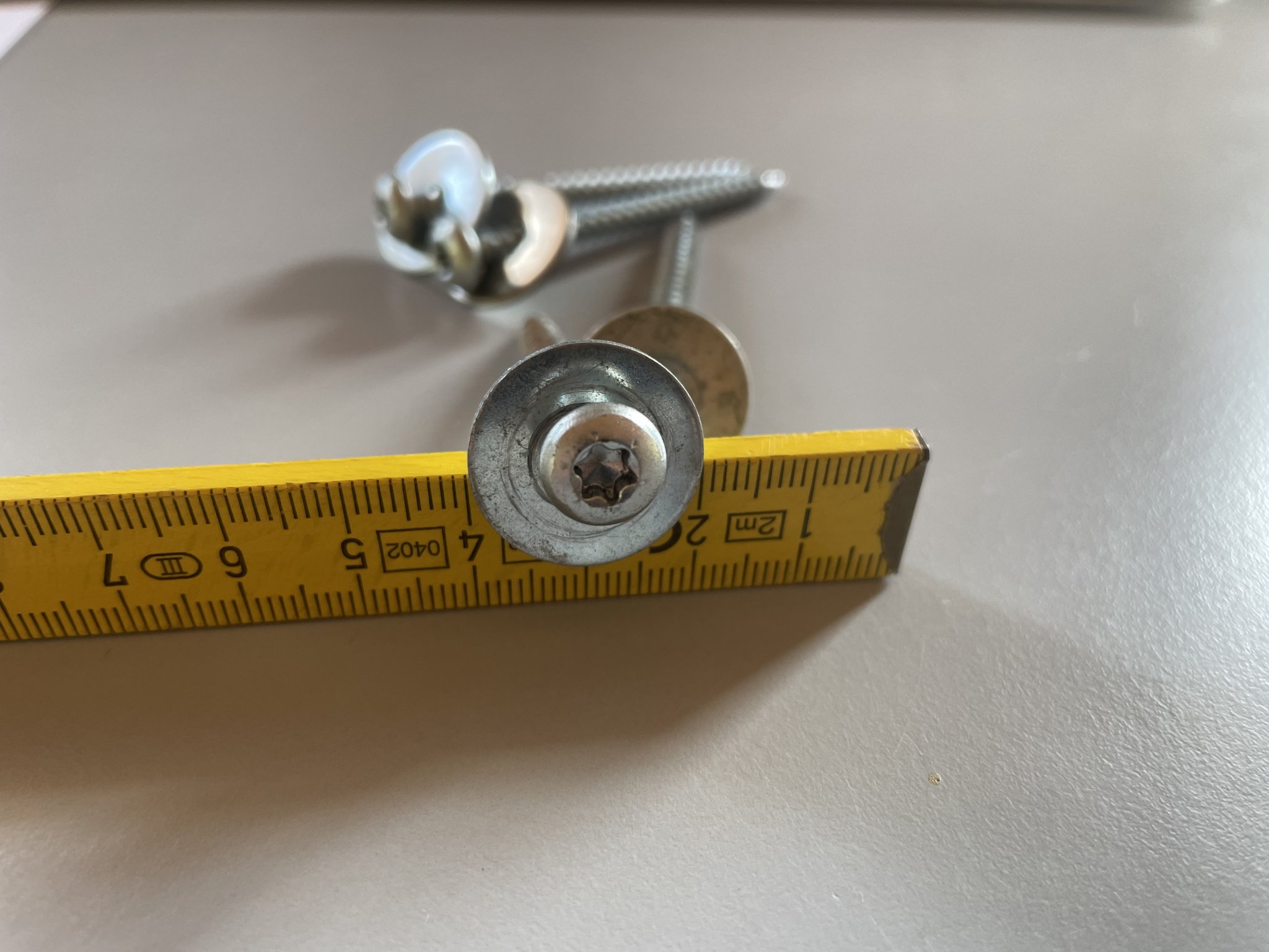 Giá treo tranh gỗ lớn chắc chắn cho tường