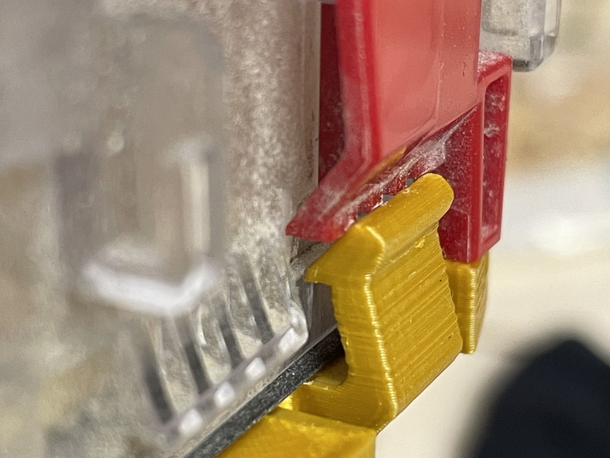 Thay thế nắp cho máy hút bụi Dyson V6/V7