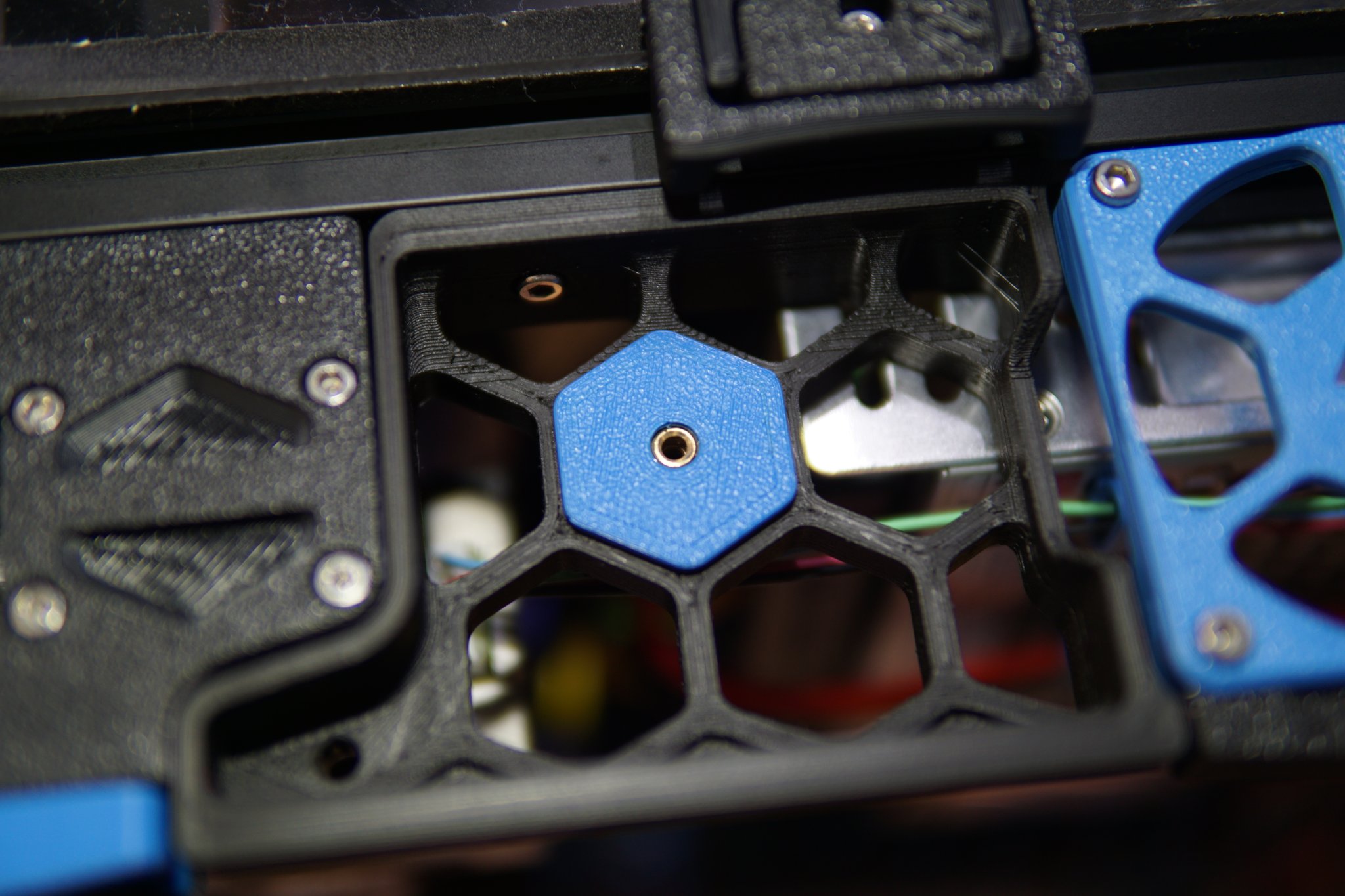 Cắm kết nối vào váy Voron 2.4 bằng bộ chèn