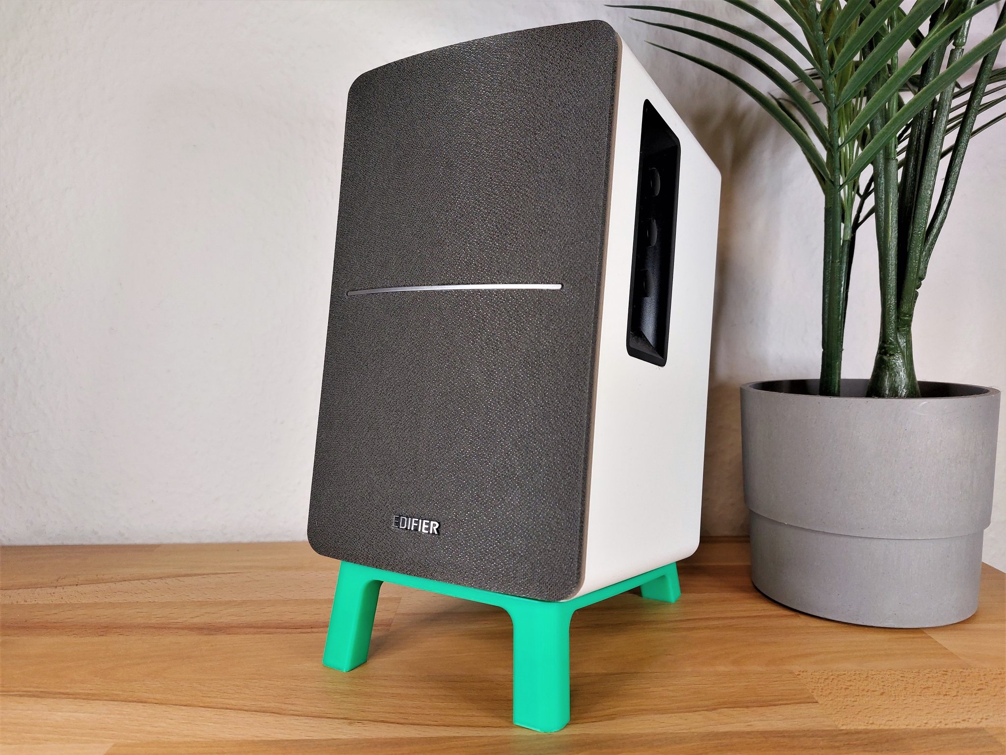 Giá đỡ loa nghiêng 10° cho bàn làm việc