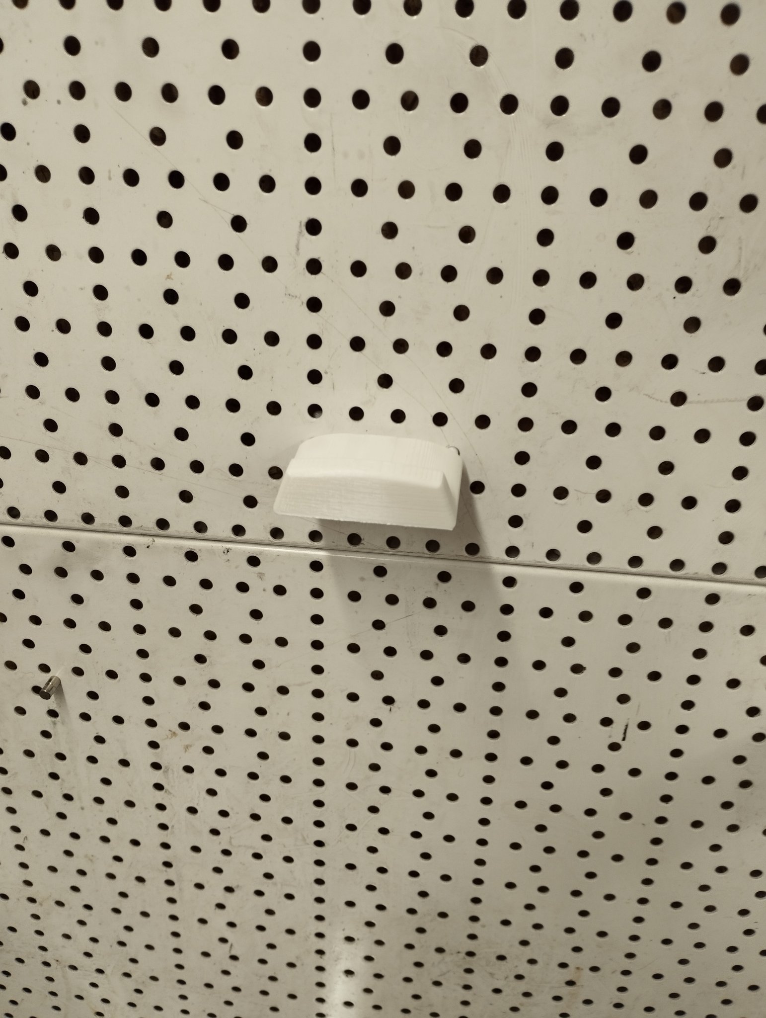 Giá đỡ chân phuộc dưới cho bảng treo dụng cụ