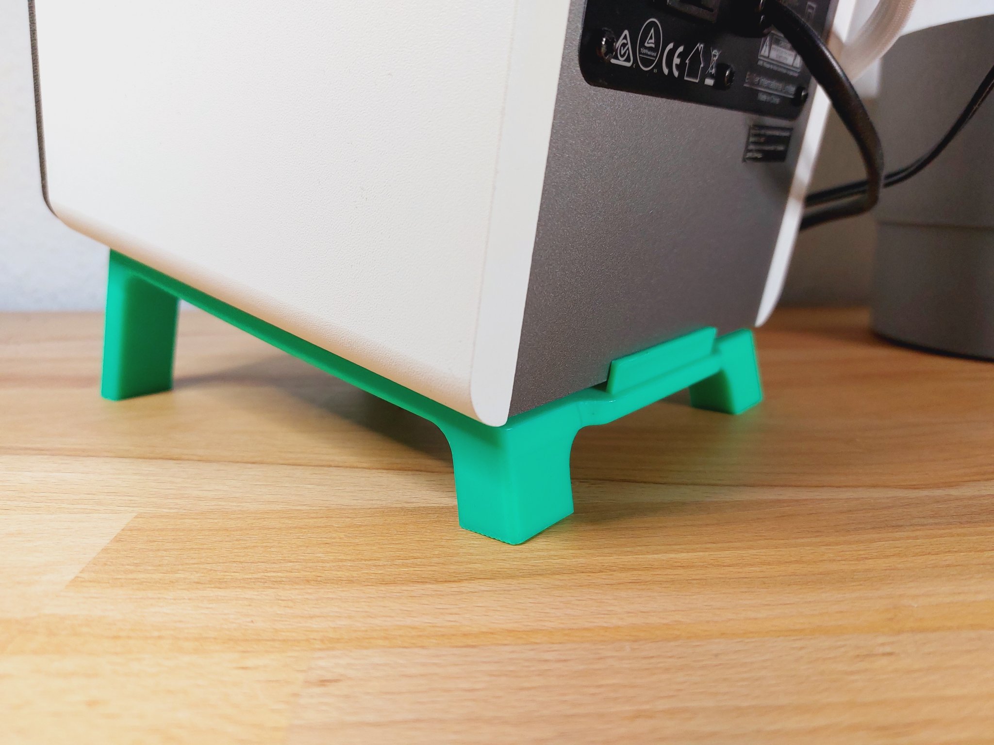 Giá đỡ loa nghiêng 10° cho bàn làm việc