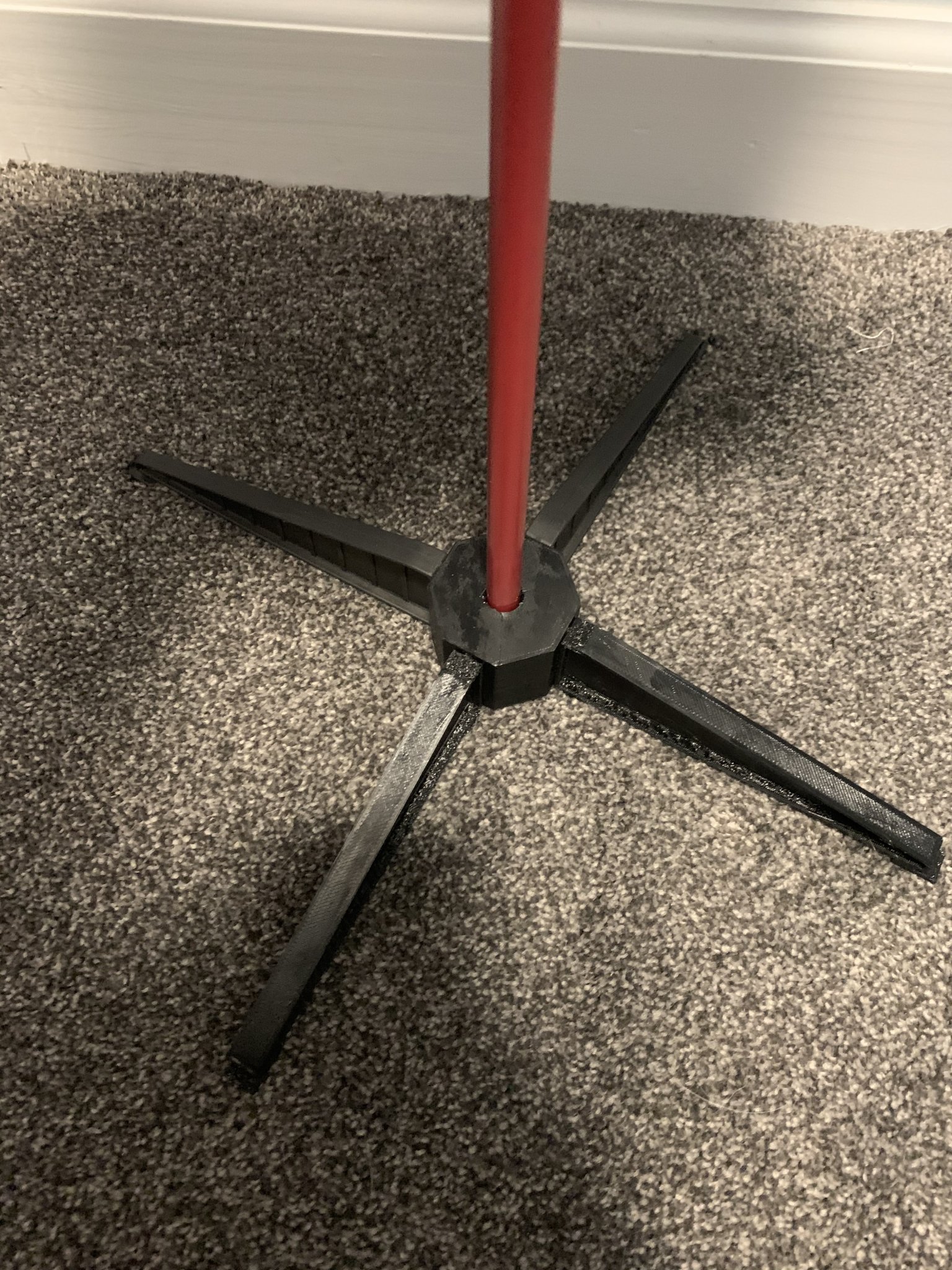 Thay thế bộ phận giá đỡ cây thông kim tuyến