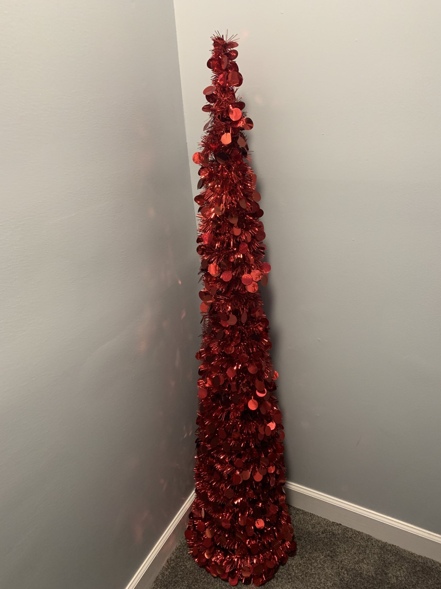 Thay thế bộ phận giá đỡ cây thông kim tuyến