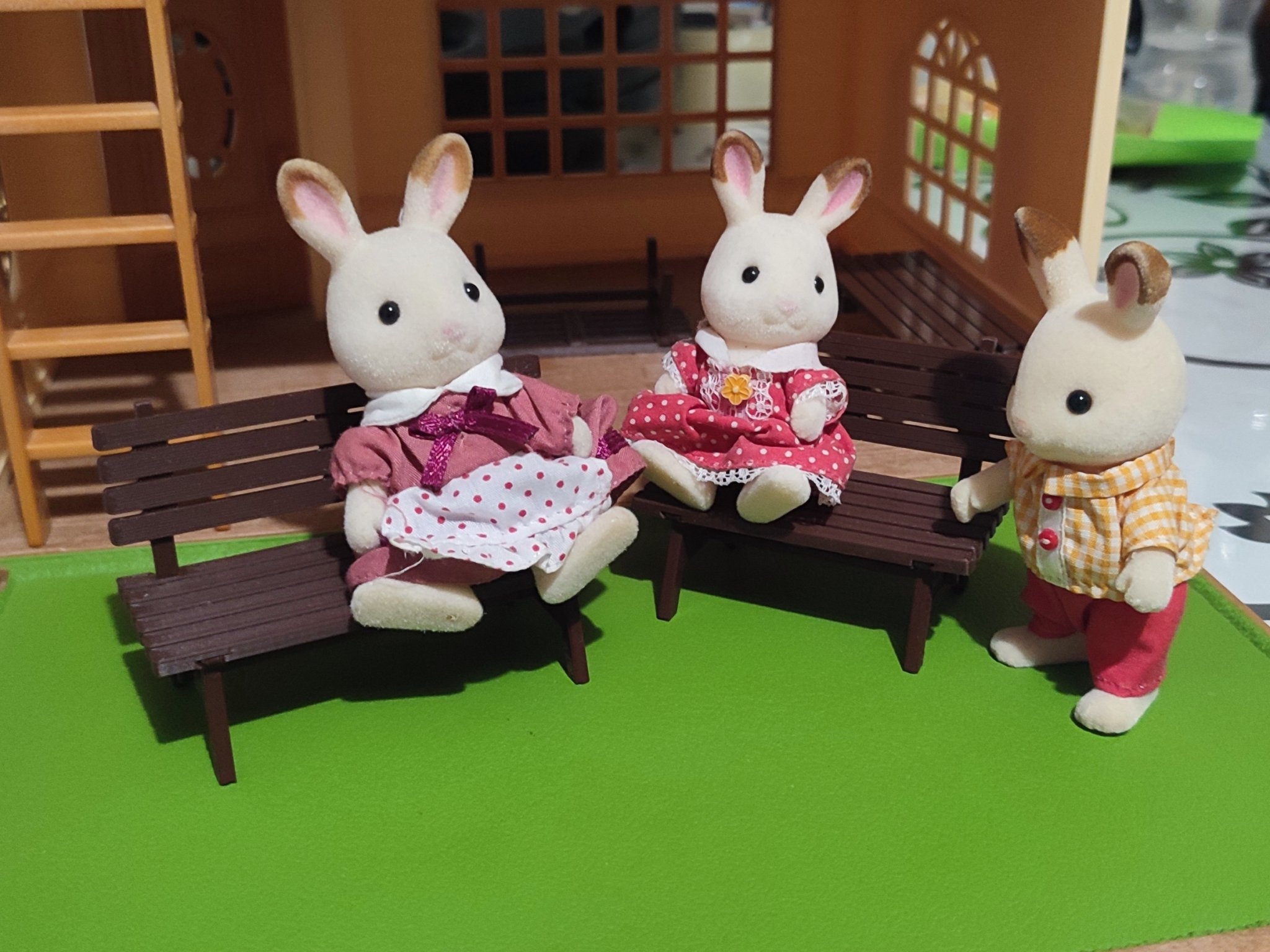 Ghế băng có tựa cho đồ chơi gia đình Sylvanian