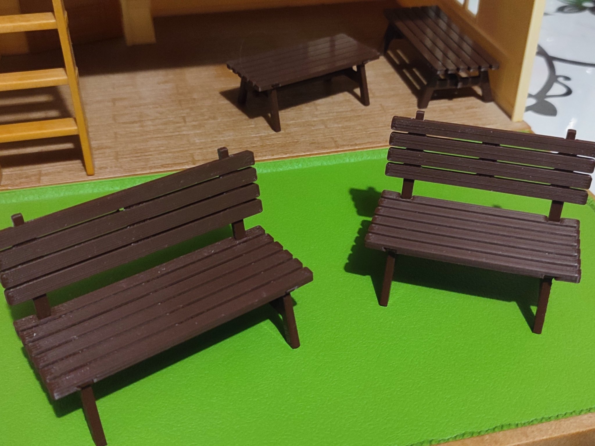 Ghế băng có tựa cho đồ chơi gia đình Sylvanian