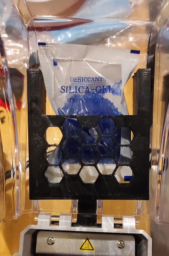 Giá đỡ túi silica cho máy sấy SunLu Filadryer với lỗ cắt sẵn