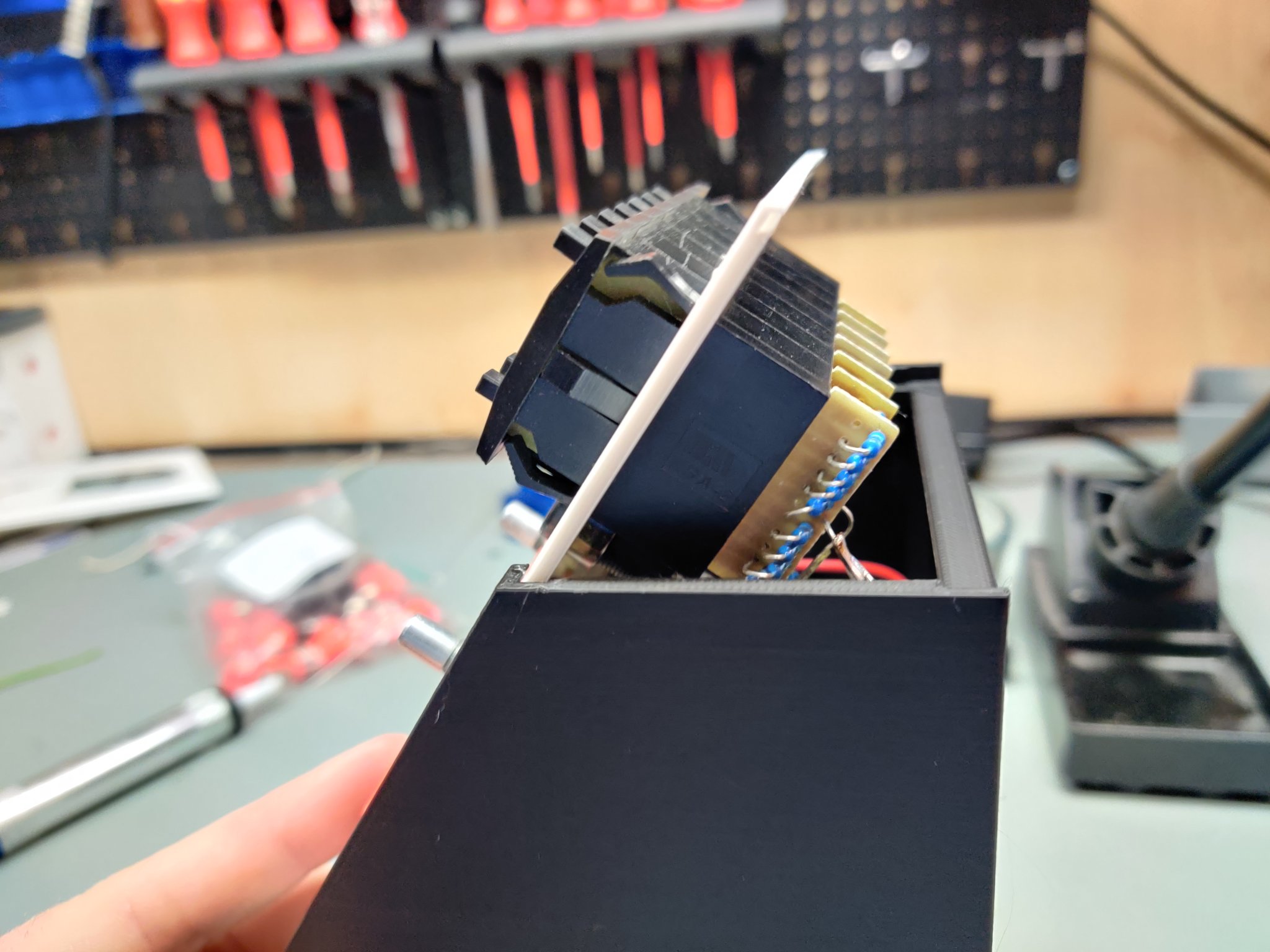 Bảng điện trở EleLab_v2 cho phòng thí nghiệm điện tử