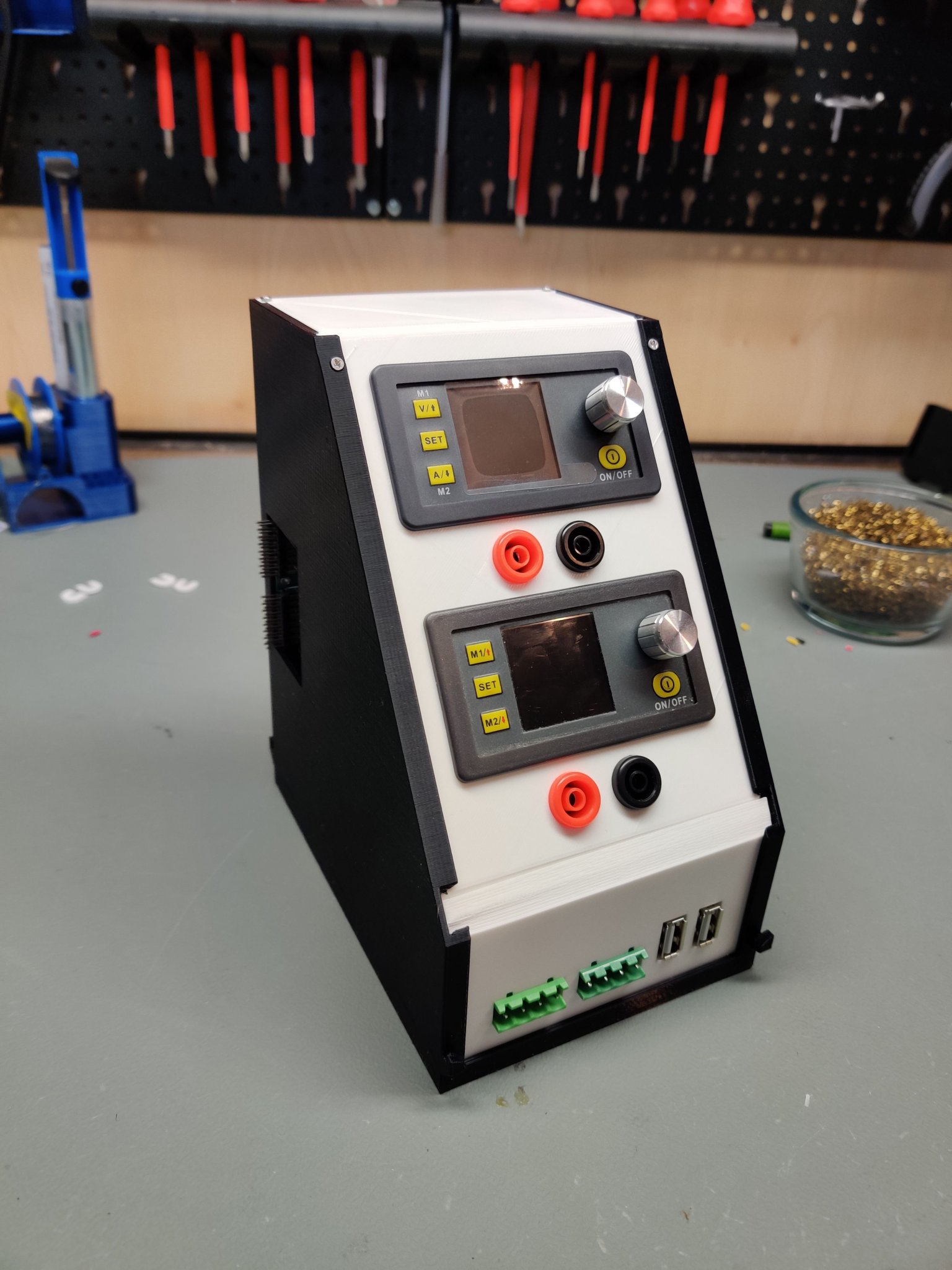 Nguồn cung cấp biến đổi EleLab_v2 cho phòng thí nghiệm