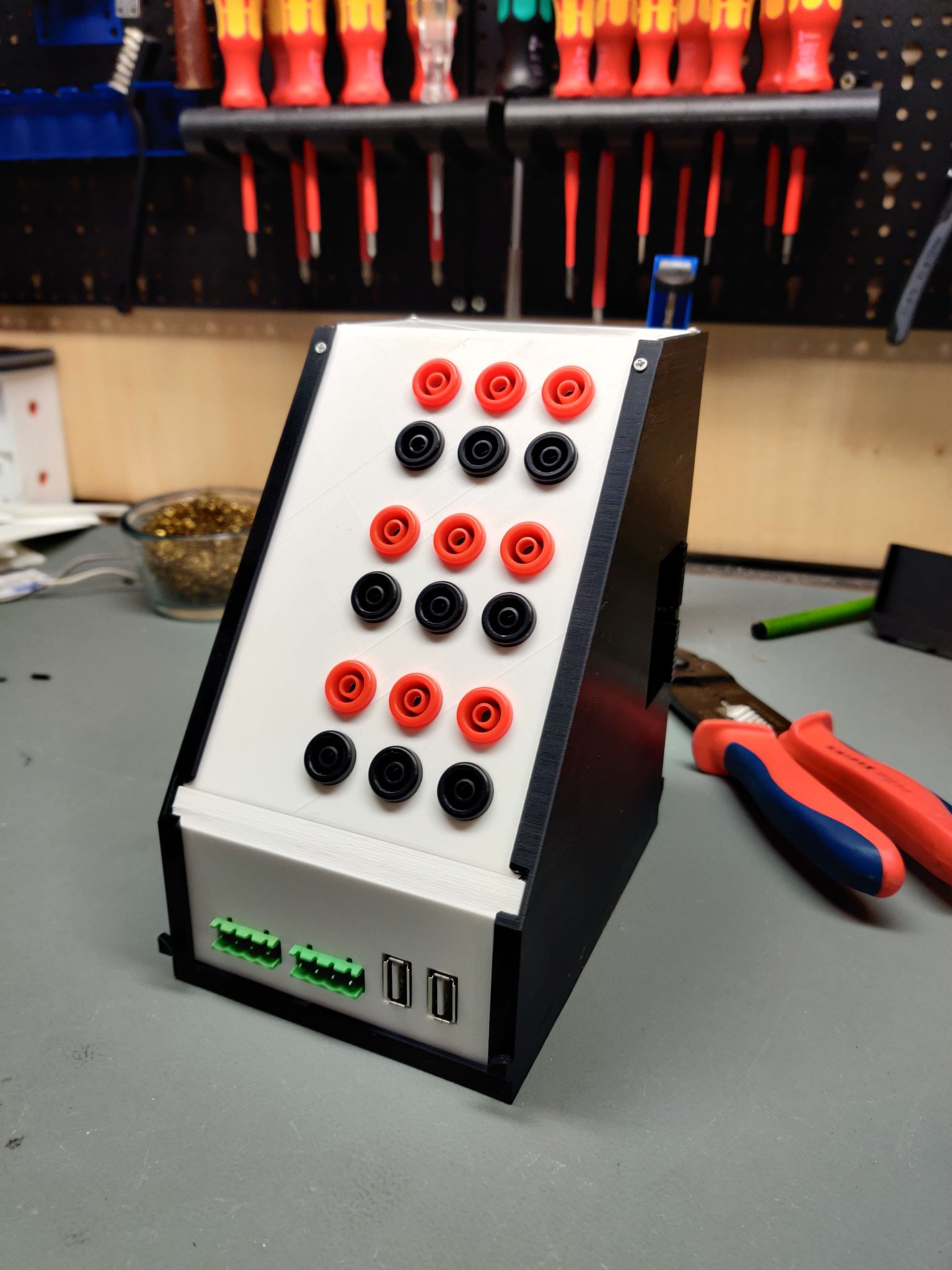 Cung cấp nguồn điện EleLab_v2 cho phòng thí nghiệm điện tử