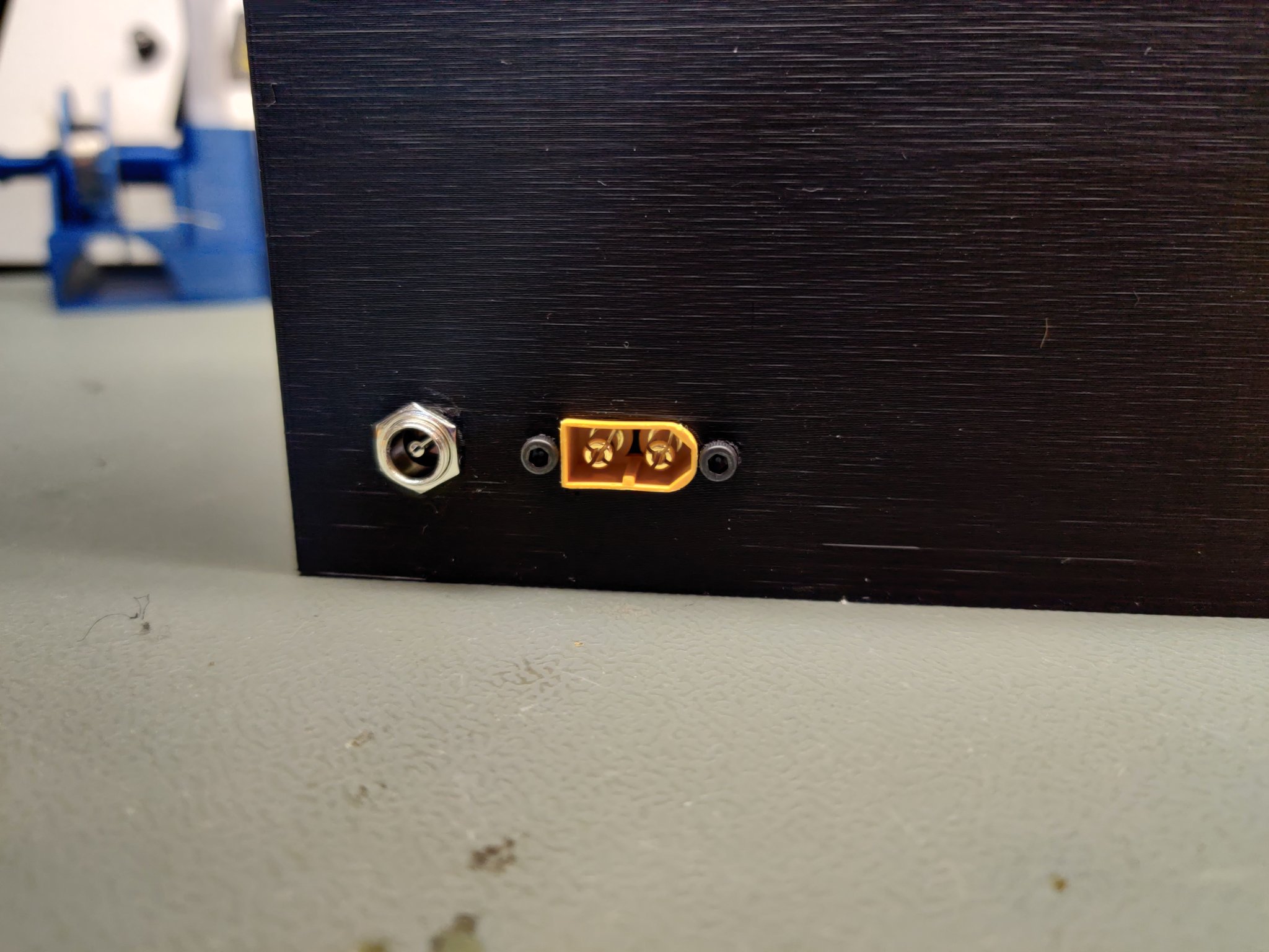 Nguồn cung EleLab_v2 từ 24 V cho hệ thống phòng thí nghiệm điệ...