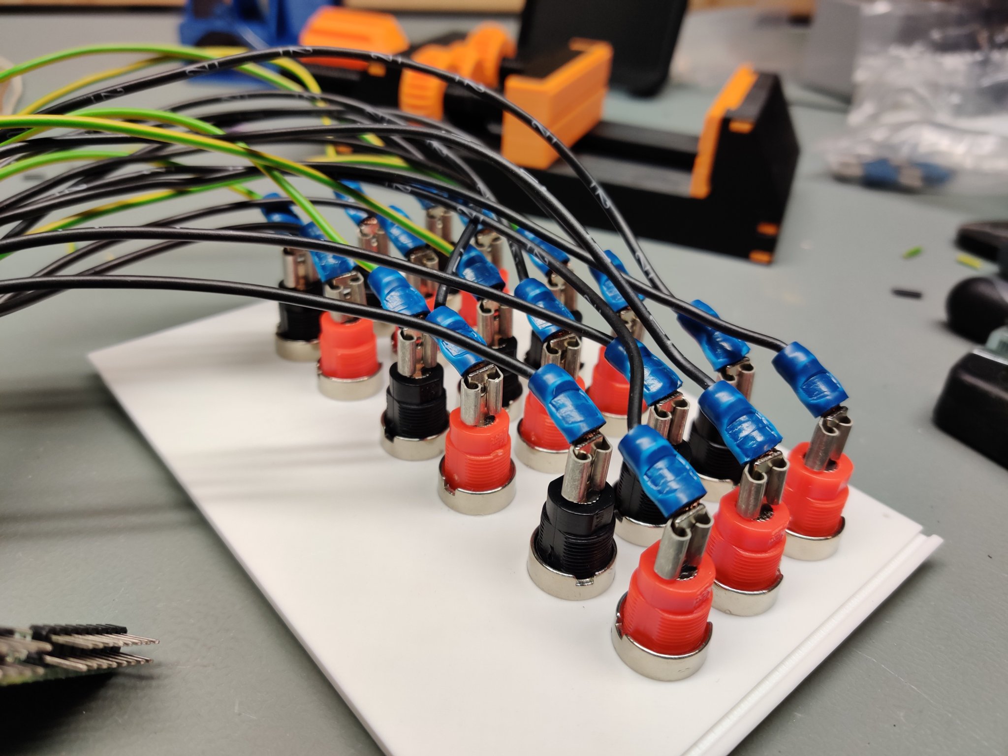 Cung cấp nguồn điện EleLab_v2 cho phòng thí nghiệm điện tử