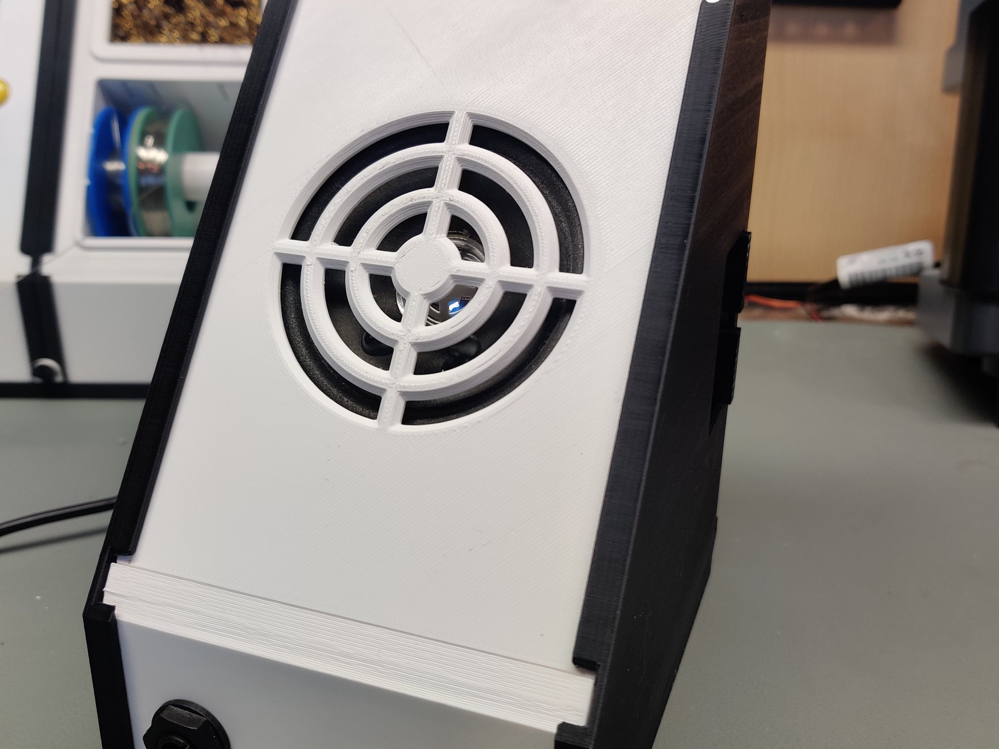 Bộ khuếch đại âm thanh EleLab_v2 và thiết bị theo dõi tín hiệu