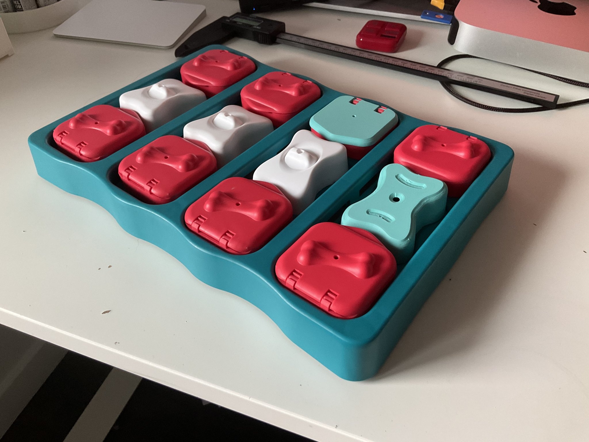 Các bộ phận thay thế cho đồ chơi chó tương tác giải đố của Nina Ottosson - xương, nắp "gạch chó"