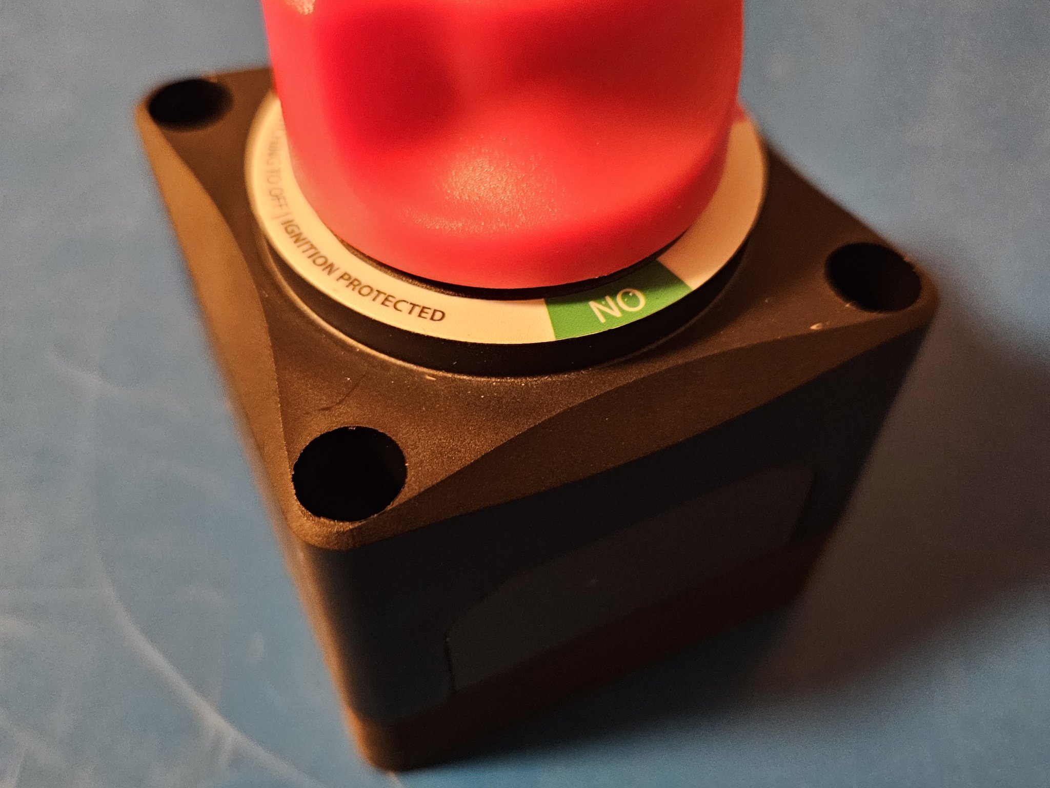 Giá đỡ cho công tắc acquy Victron 275 A