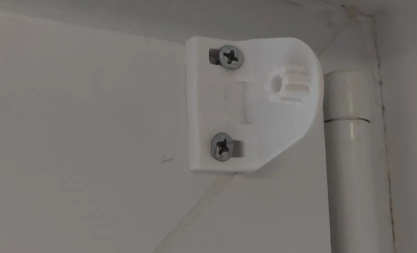 Giá đỡ rèm cuốn cho cửa sổ bằng nhựa