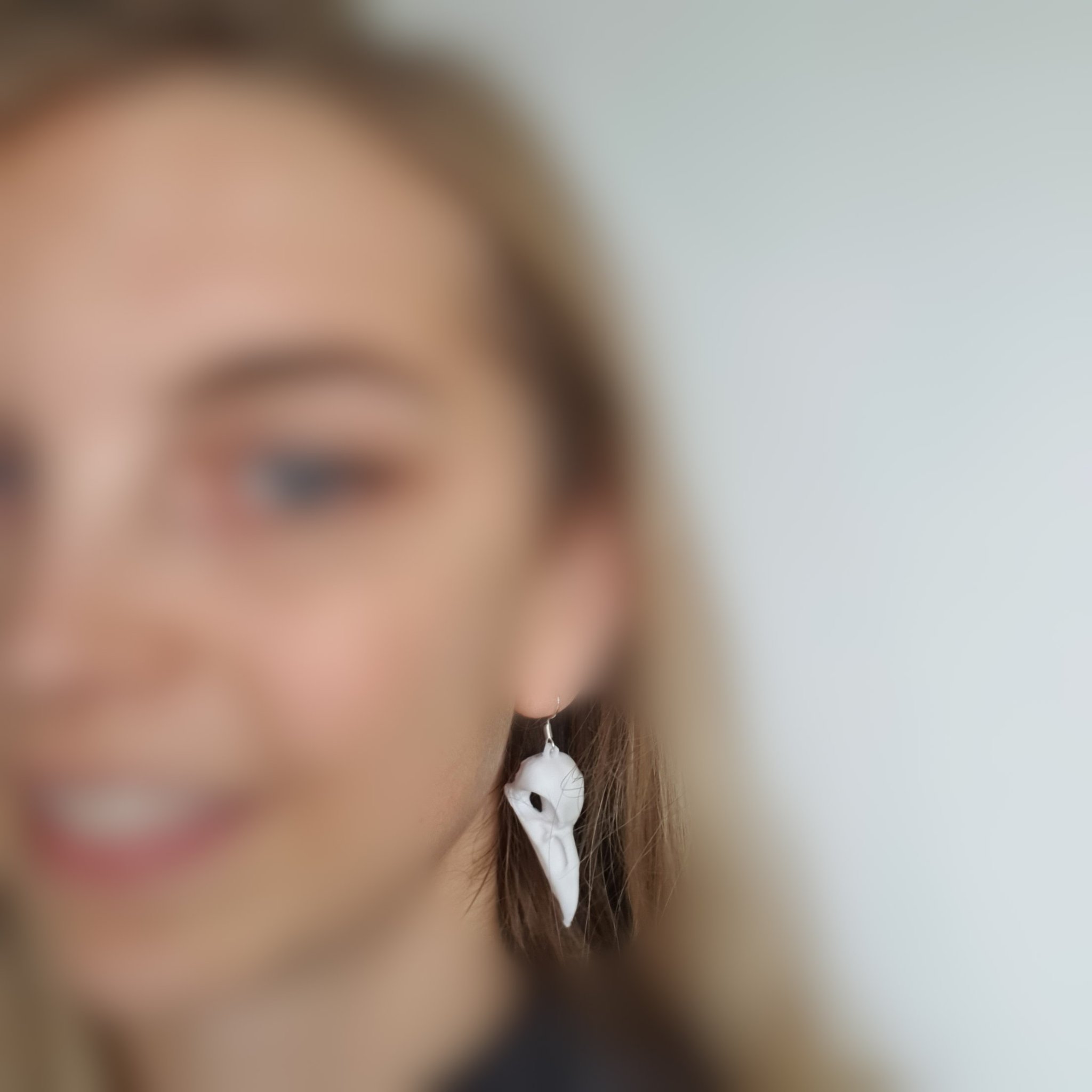 Bông tai và mặt dây chuyền đầu quạ cho Halloween