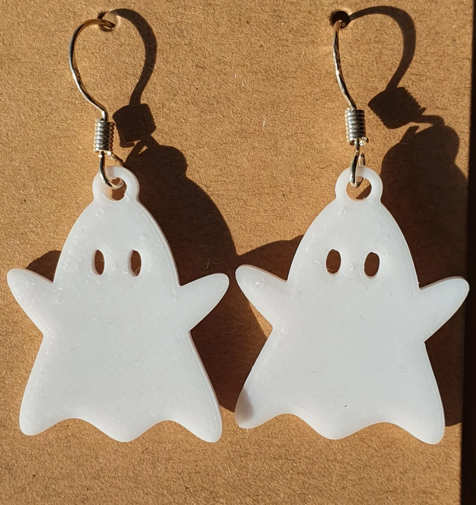 Khuyên tai ma quái cho trang phục Halloween