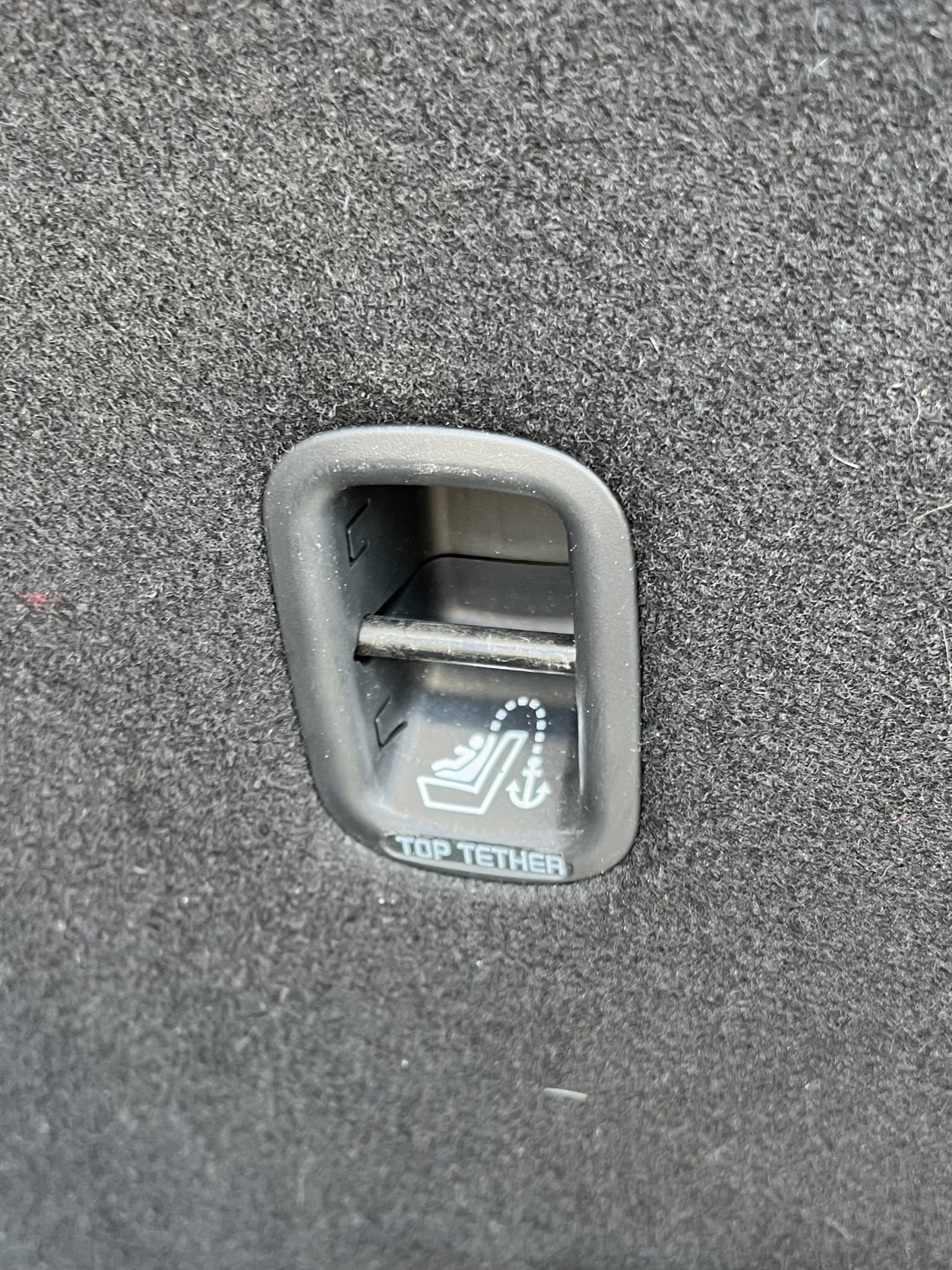 Móc Isofix cho túi mua sắm trong cốp xe