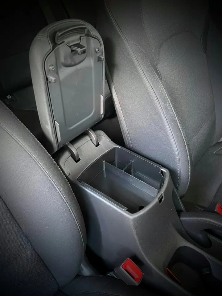 Hộp chứa đồ để tay cho xe Hyundai i30 V2