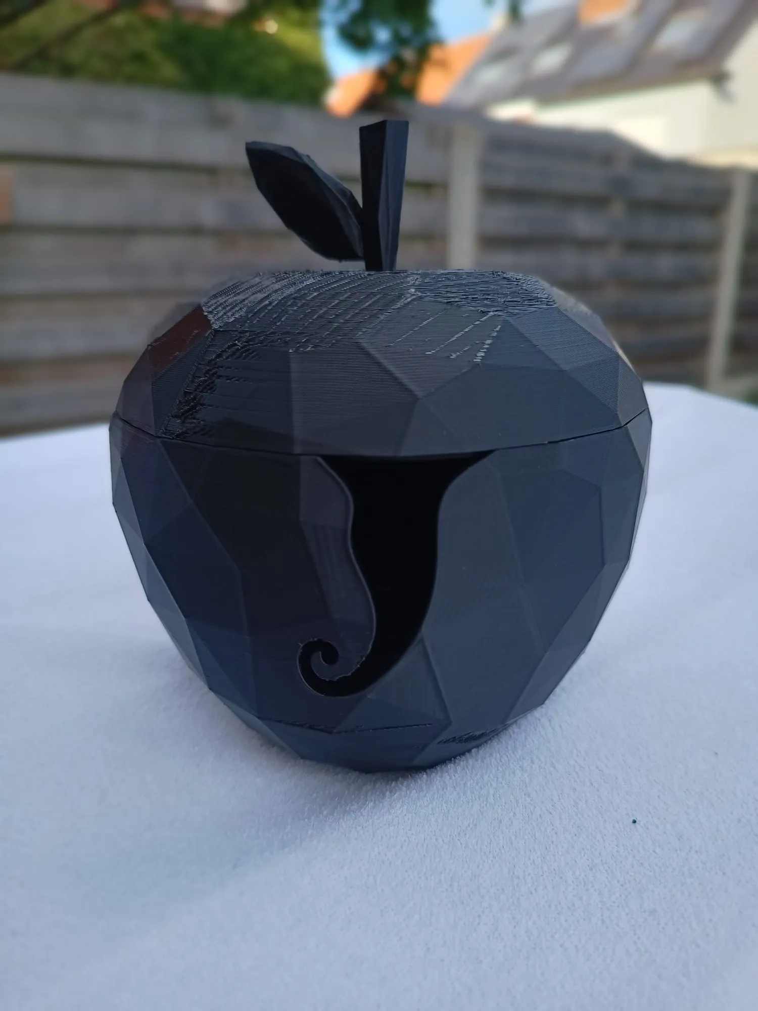 Bát len hình táo phong cách Low Poly