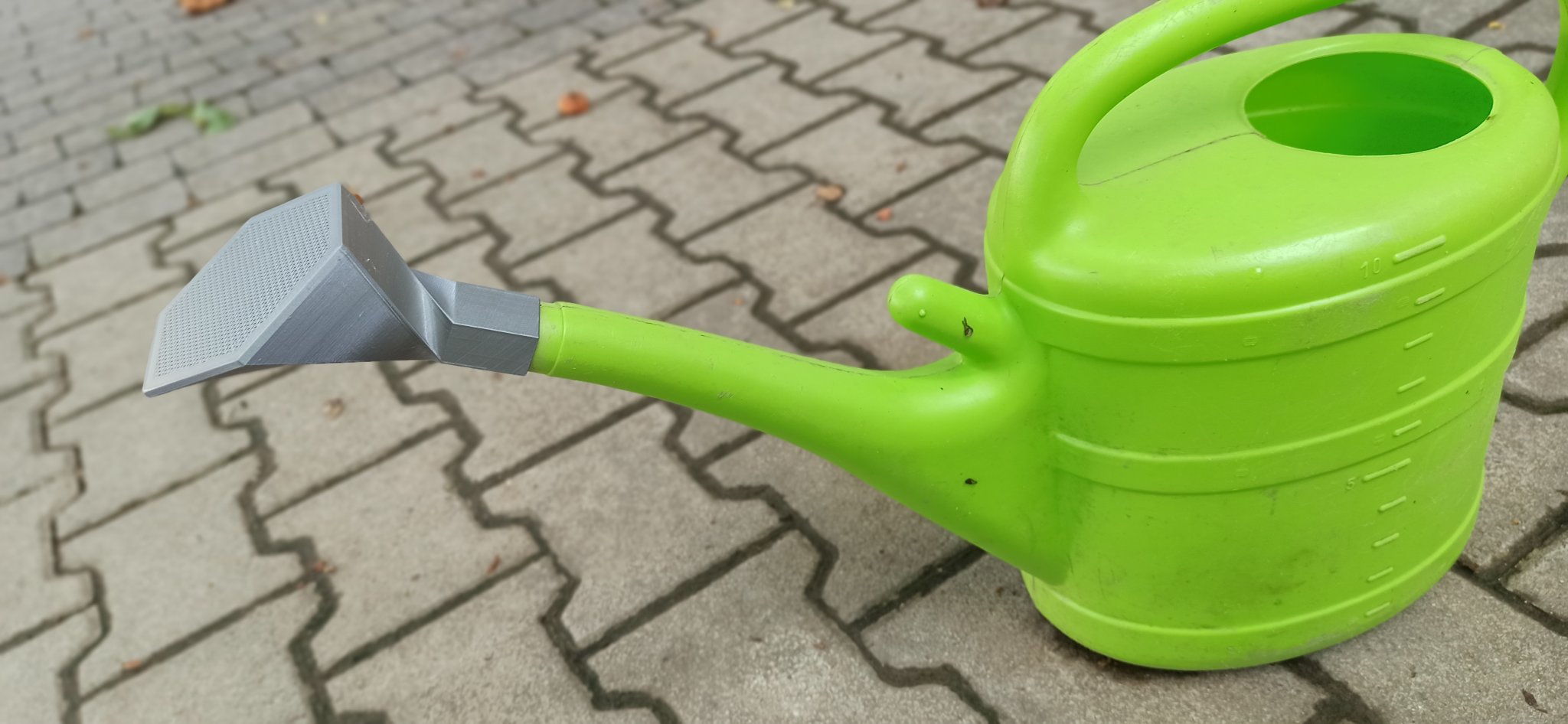 Vòi tưới cây phiên bản HEXAGON với thiết kế Infill