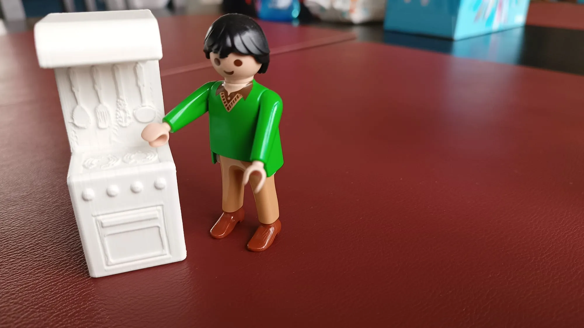 Bếp và bàn ăn 2 trong 1 cho ngôi nhà búp bê